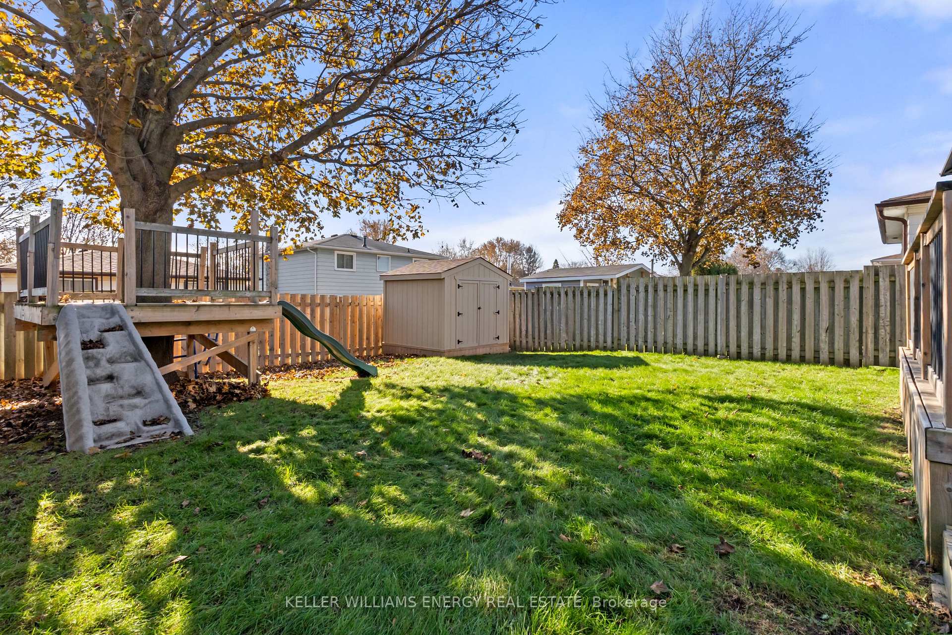 Photo 33 of 11 Hobbs Drive, Clarington, Bowmanville — HOMEH