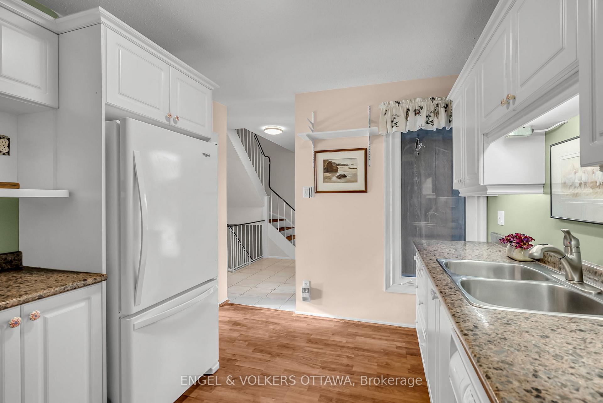 Photo 4 of Unit 52, 280 Mcclellan Road, Ottawa, Arlington Woods — HOMEH