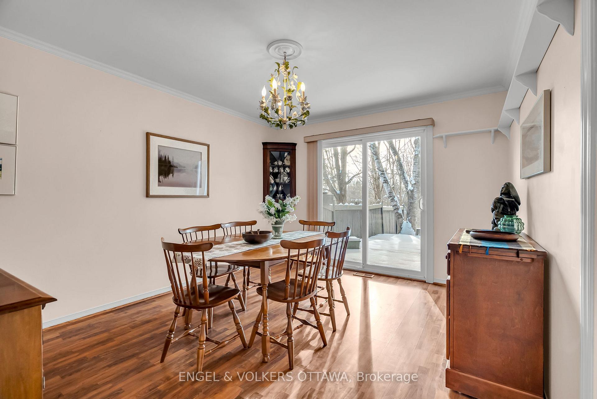 Photo 5 of Unit 52, 280 Mcclellan Road, Ottawa, Arlington Woods — HOMEH