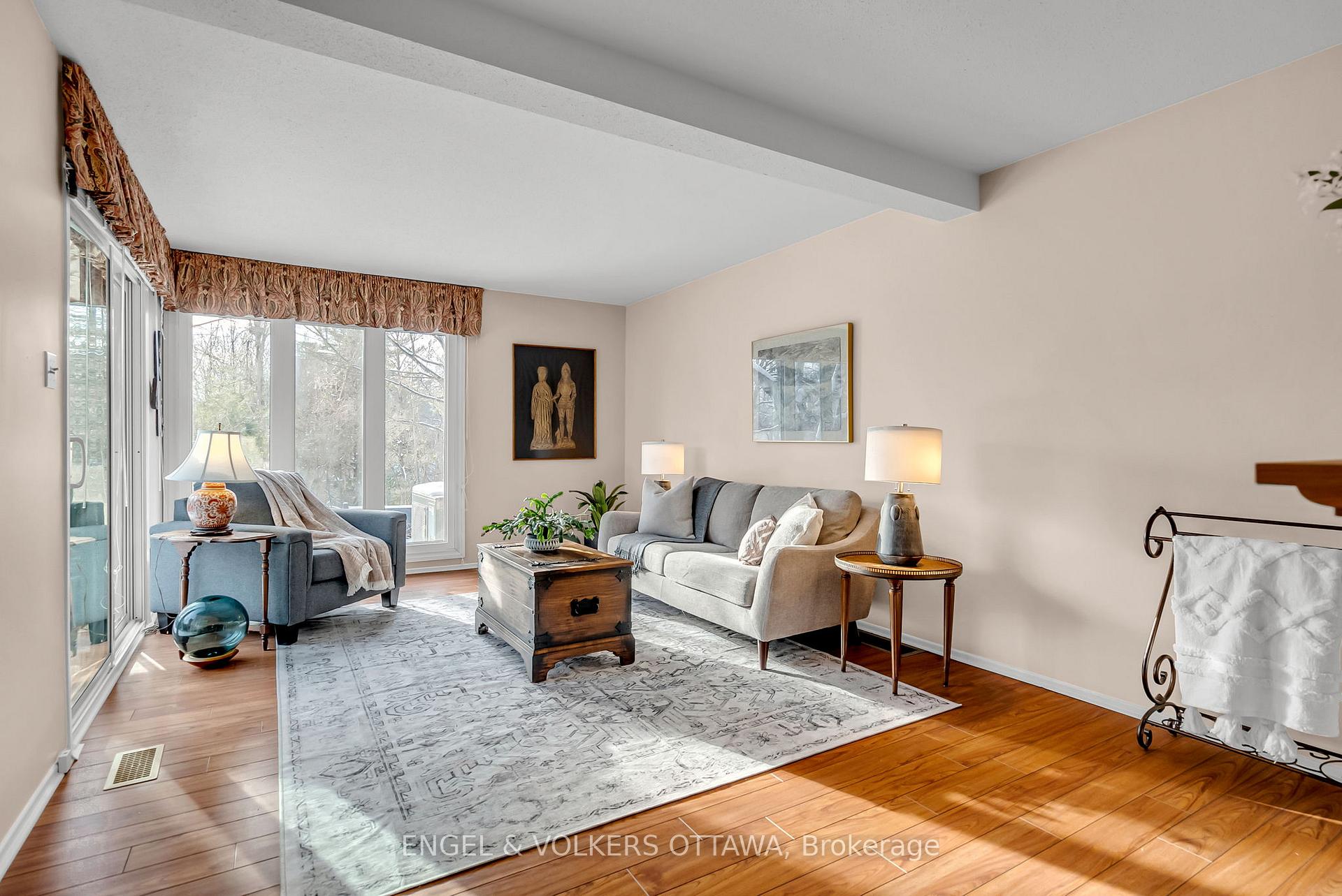 Photo 6 of Unit 52, 280 Mcclellan Road, Ottawa, Arlington Woods — HOMEH
