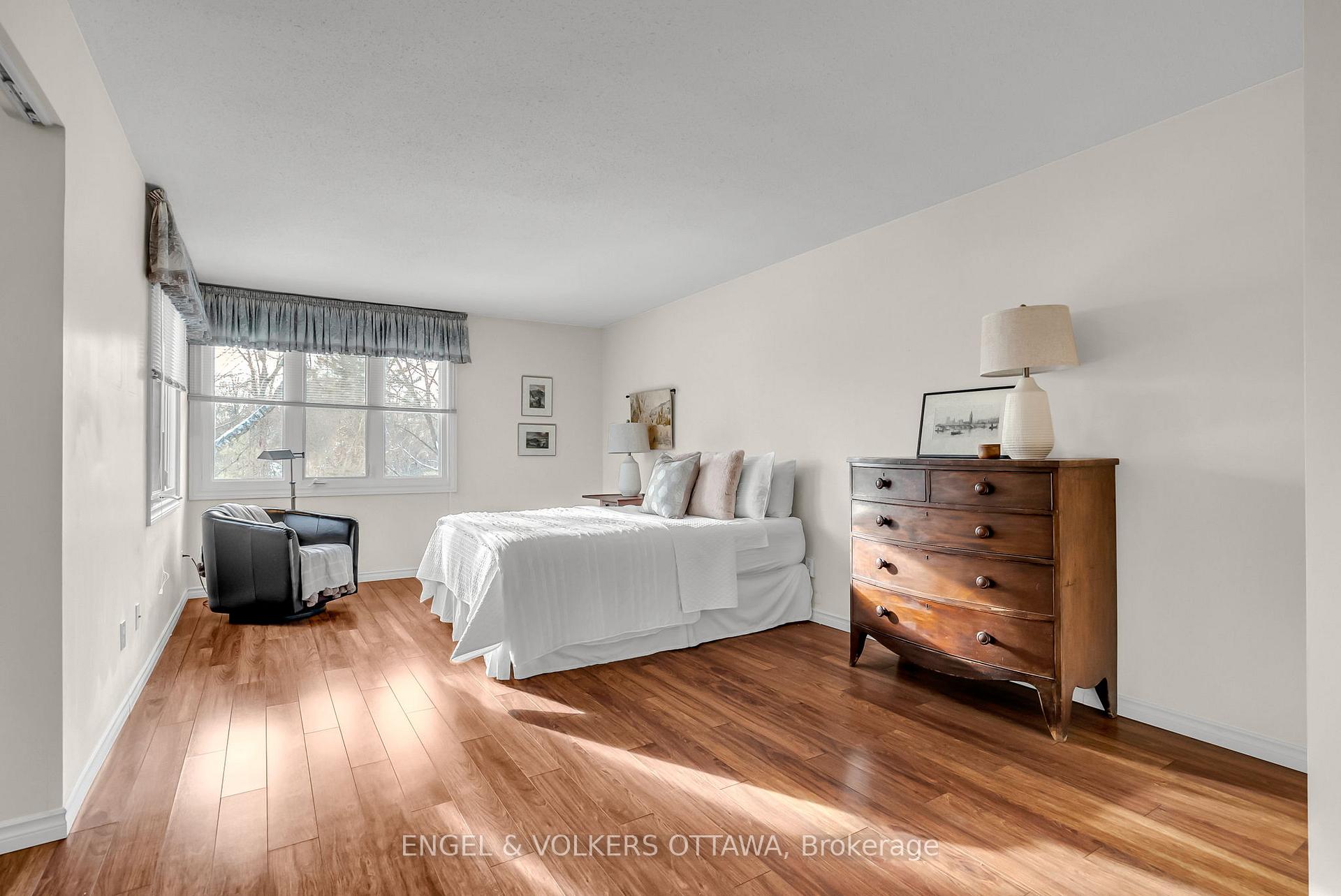 Photo 9 of Unit 52, 280 Mcclellan Road, Ottawa, Arlington Woods — HOMEH