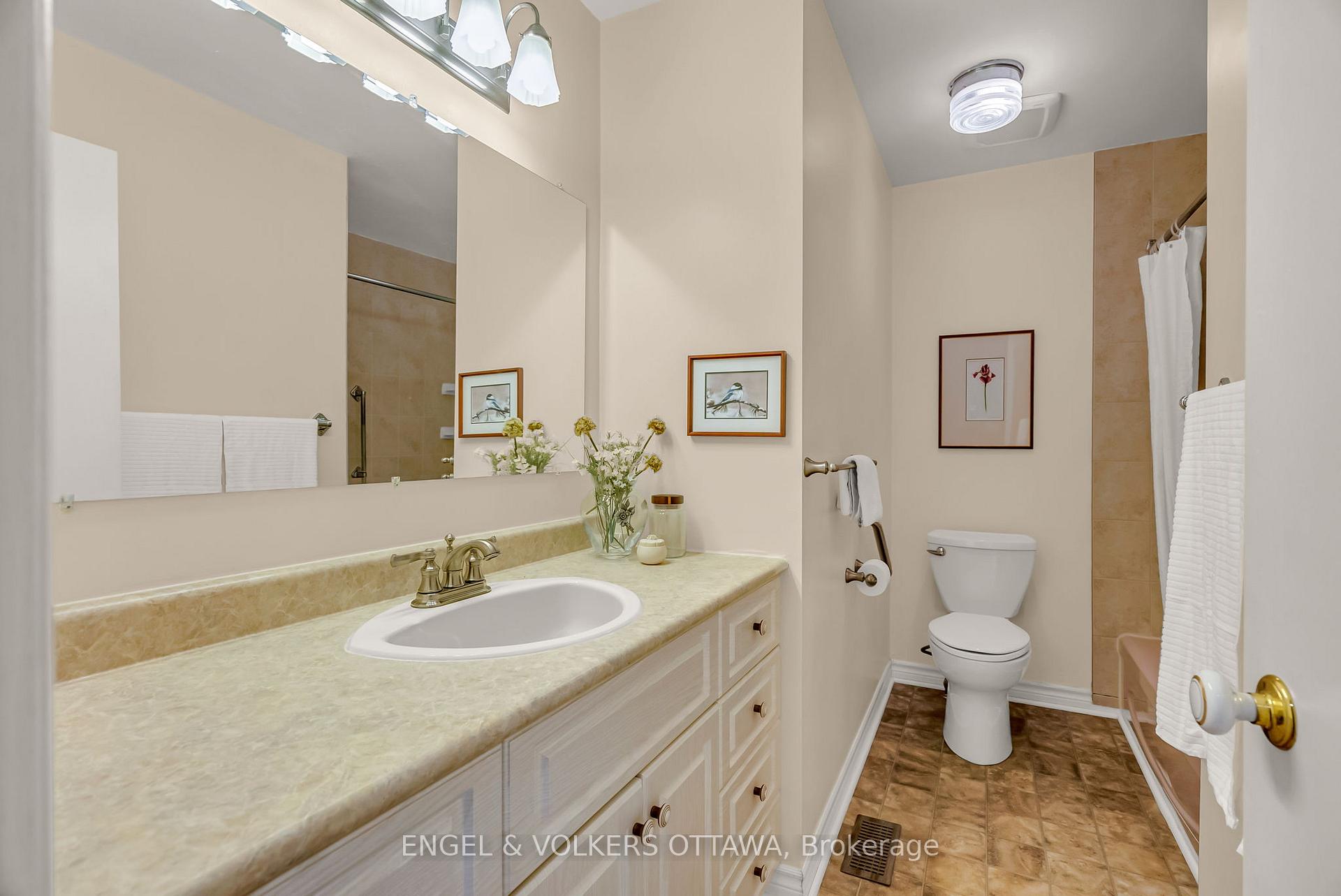 Photo 15 of Unit 52, 280 Mcclellan Road, Ottawa, Arlington Woods — HOMEH