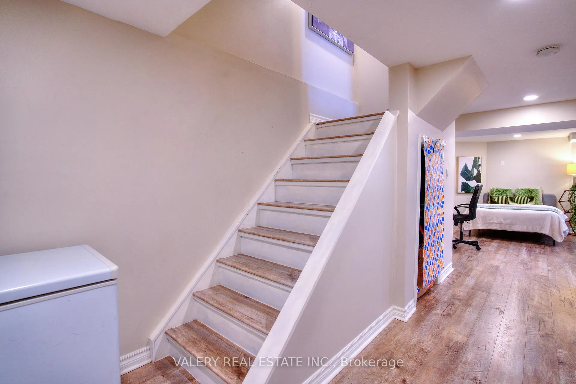 Photo 18 of 848 Attersley Dr, Oshawa, Pinecrest — HOMEH