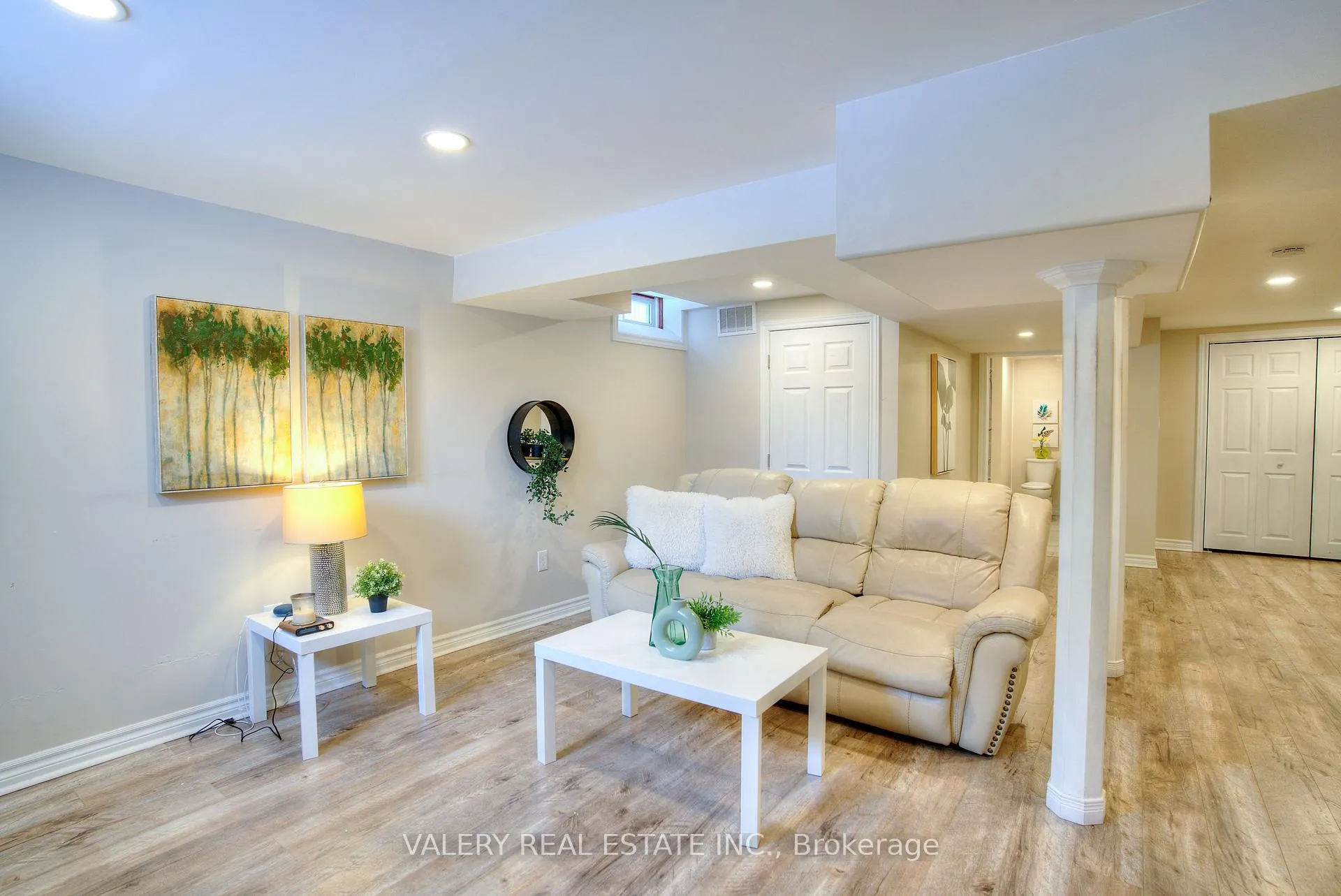 Photo 5 of 848 Attersley Dr, Oshawa, Pinecrest — HOMEH