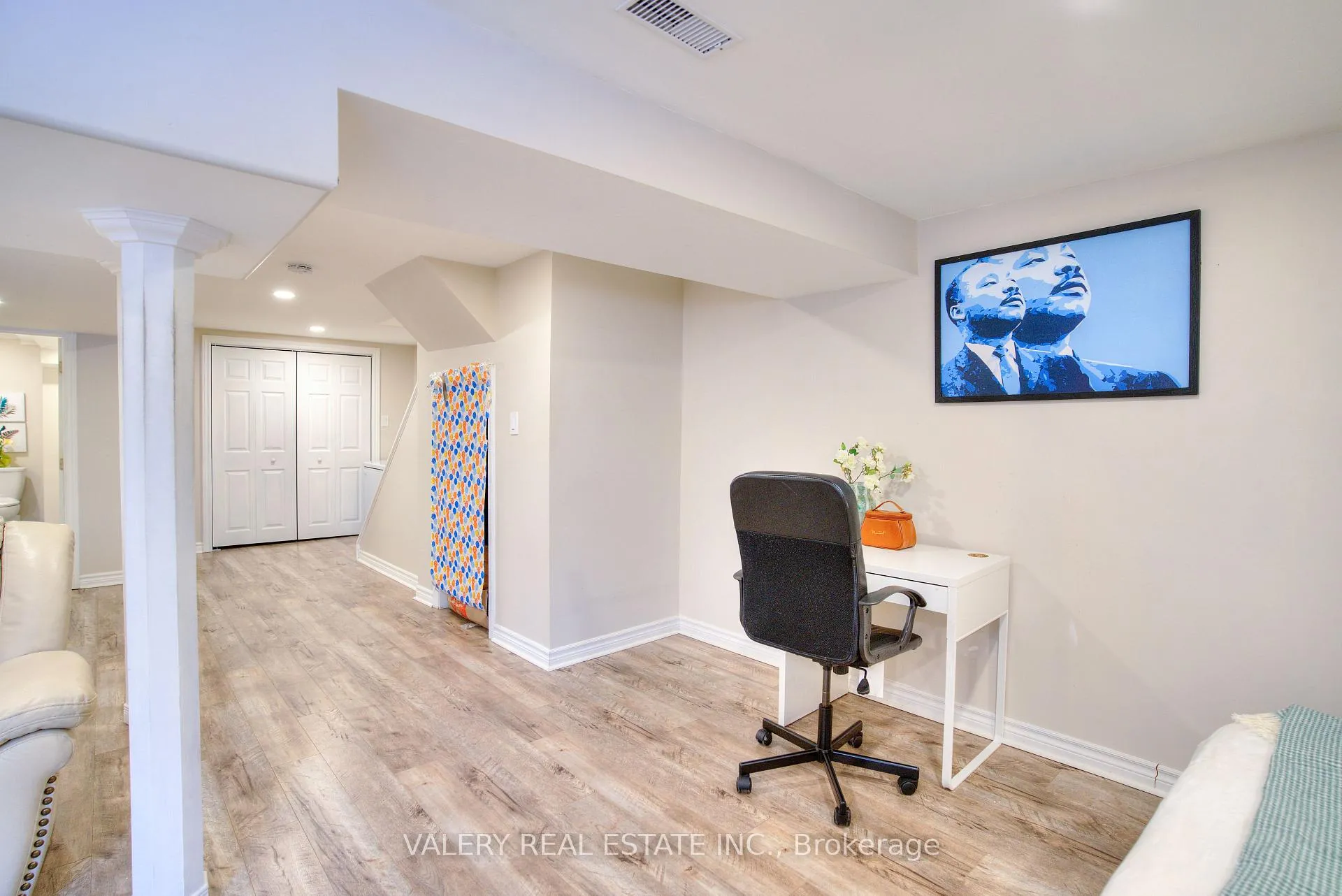 Photo 24 of 848 Attersley Dr, Oshawa, Pinecrest — HOMEH