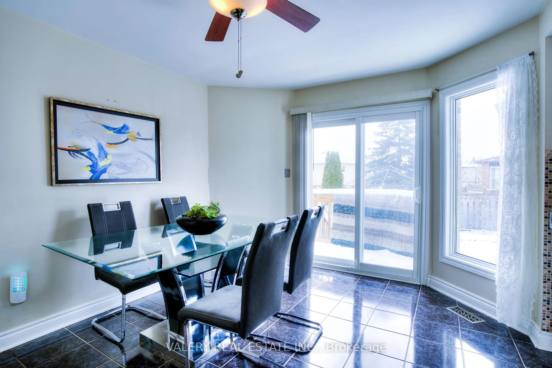 Photo 10 of 848 Attersley Dr, Oshawa, Pinecrest — HOMEH