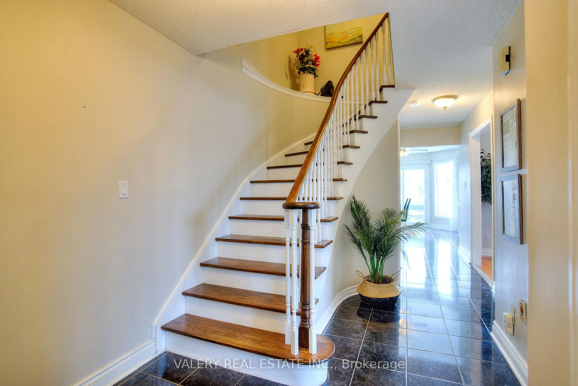 Photo 11 of 848 Attersley Dr, Oshawa, Pinecrest — HOMEH
