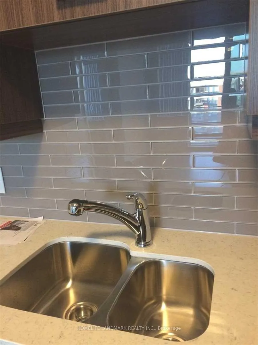 Photo 4 of Unit Rg 23, 28 Uptown Drive, Markham, Unionville — HOMEH