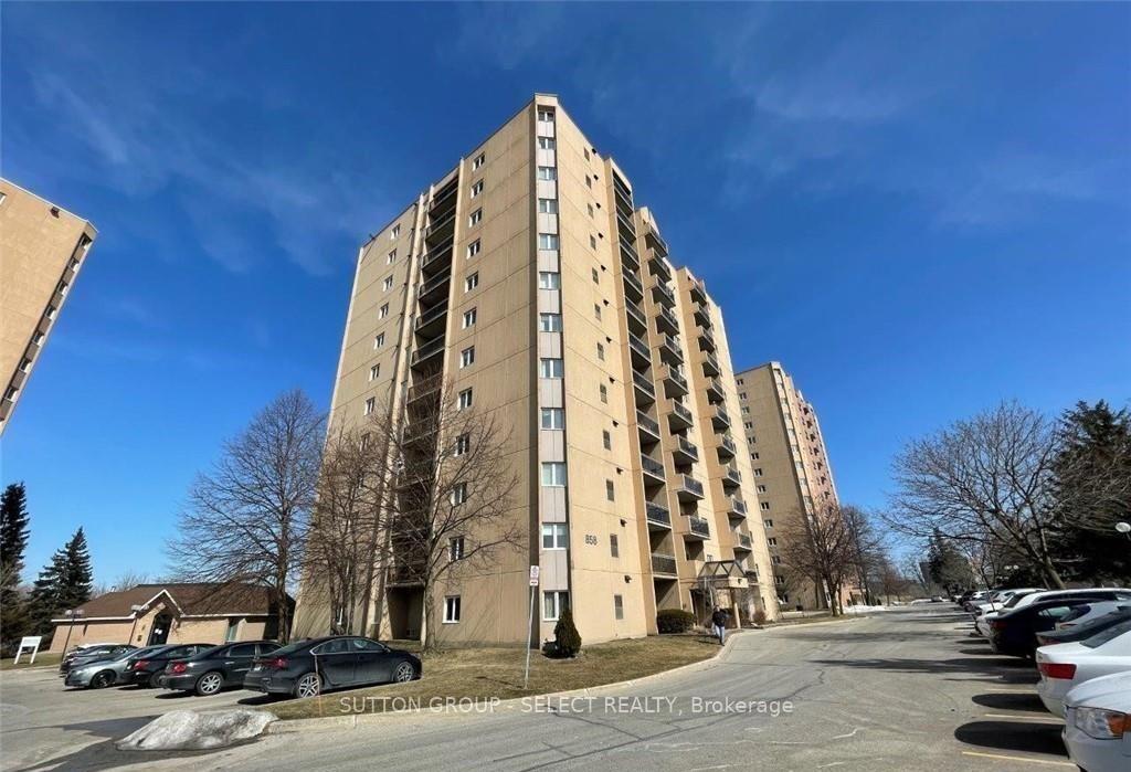 Front of Unit 905, 858 Commissioners Road E