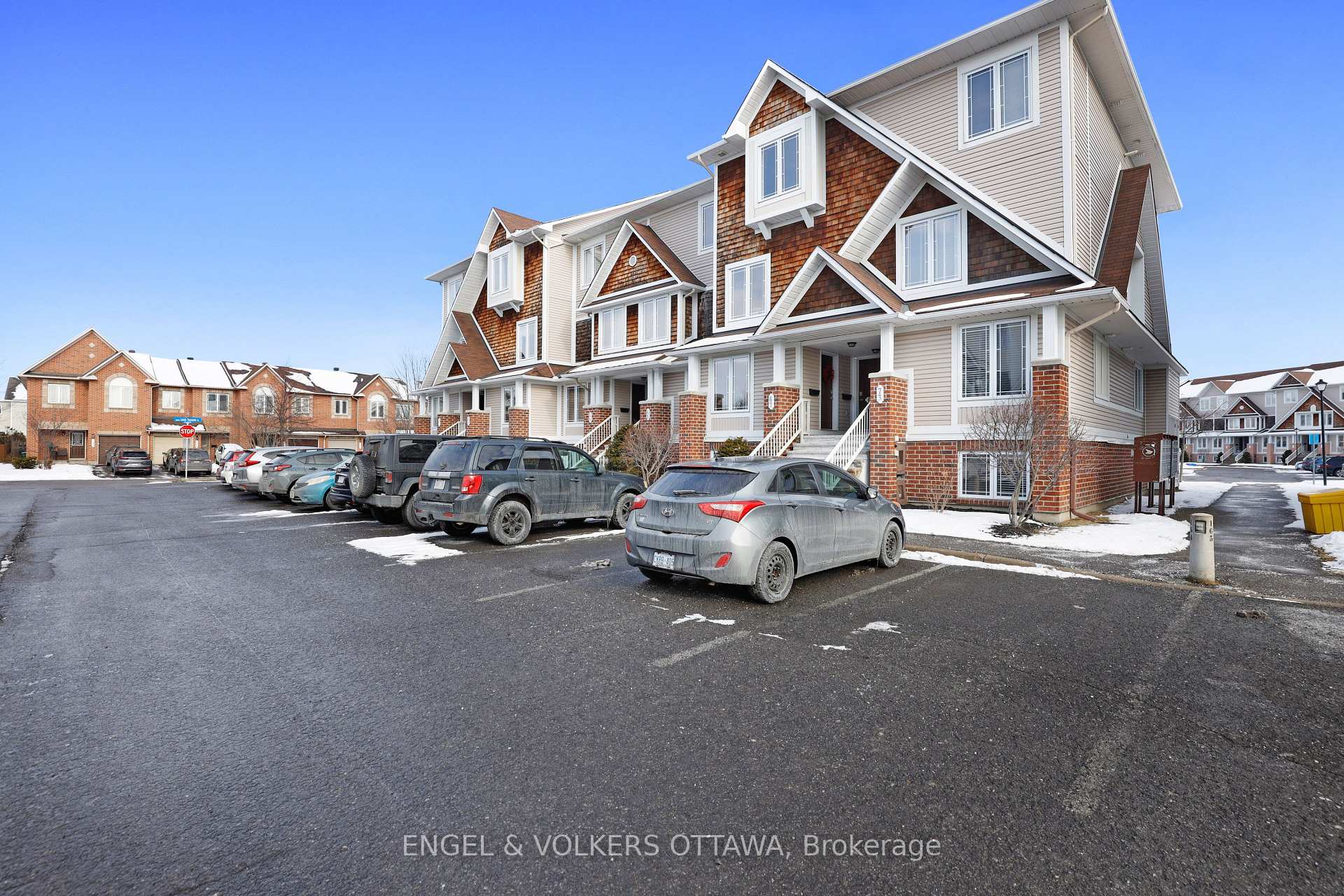 Photo 3 of 69 Crosby Private, Ottawa, Avalon East — HOMEH