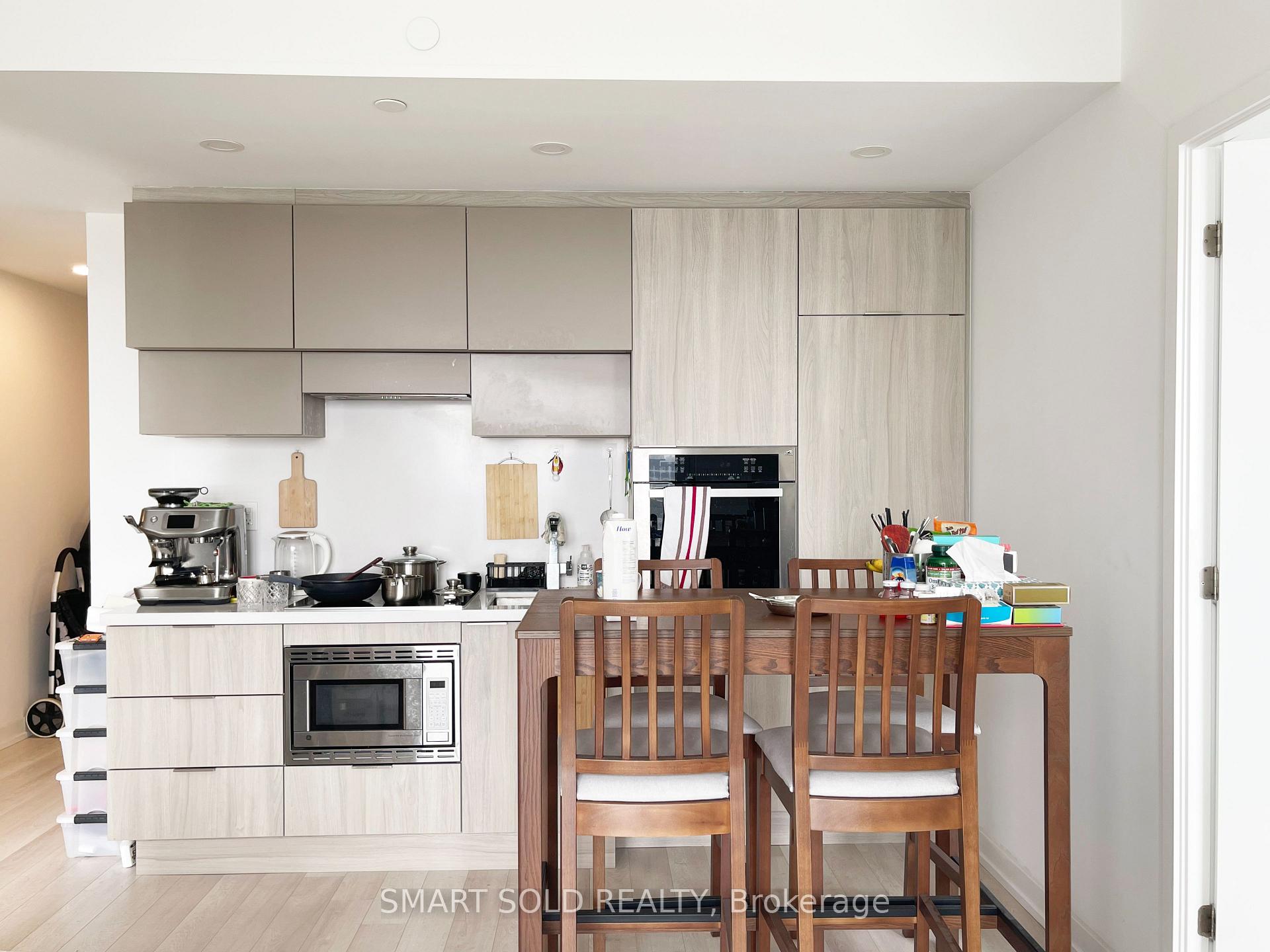 Photo 2 of Unit 3204, 39 Roehampton Avenue, Toronto, Mount Pleasant West — HOMEH