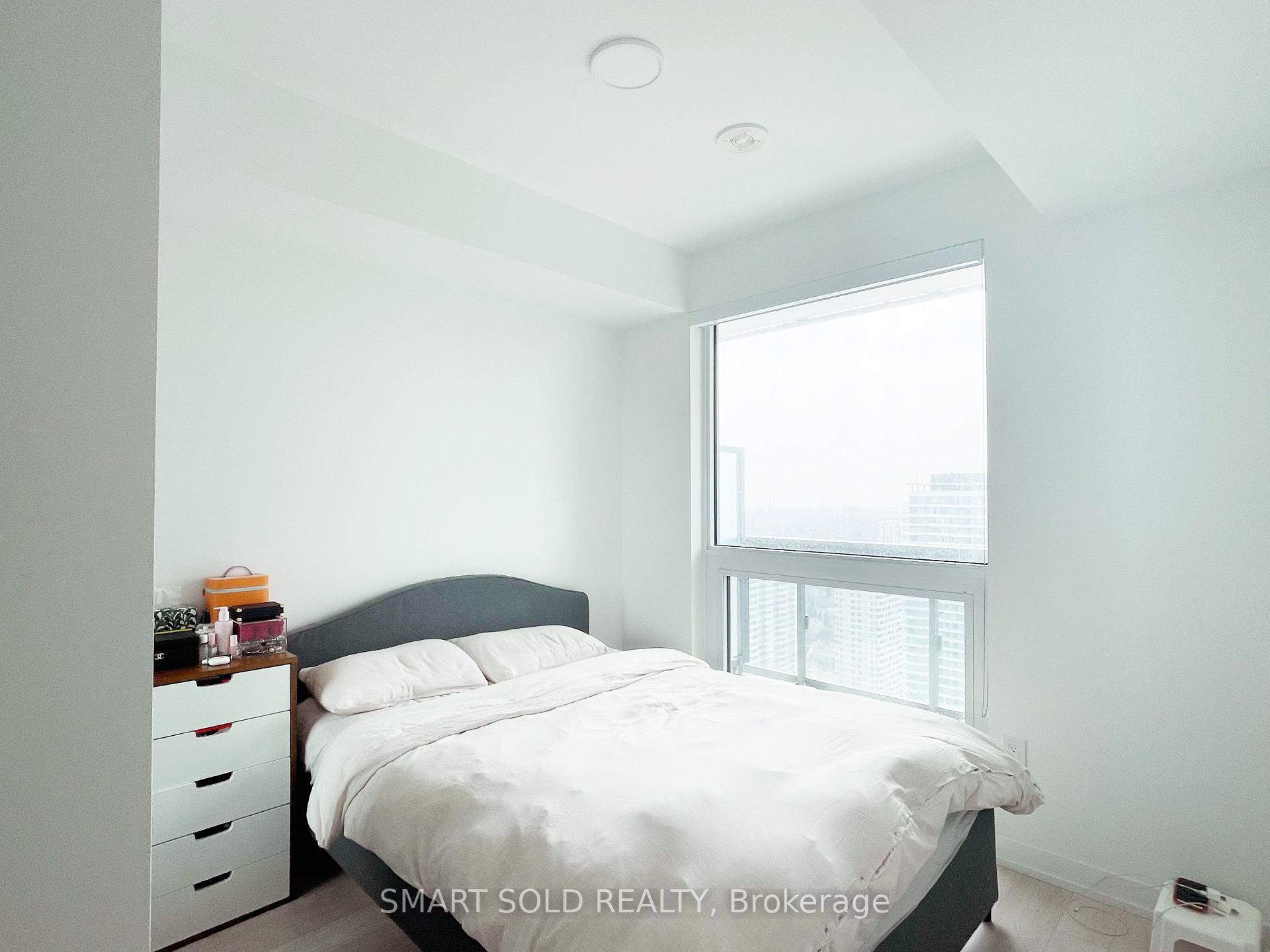 Photo 4 of Unit 3204, 39 Roehampton Avenue, Toronto, Mount Pleasant West — HOMEH