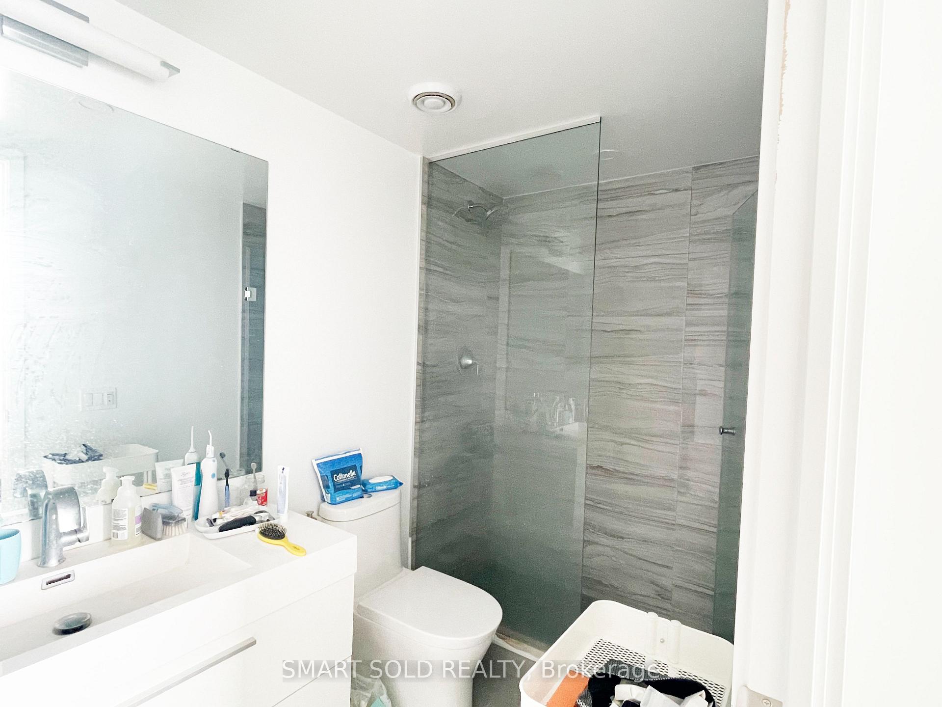 Photo 5 of Unit 3204, 39 Roehampton Avenue, Toronto, Mount Pleasant West — HOMEH