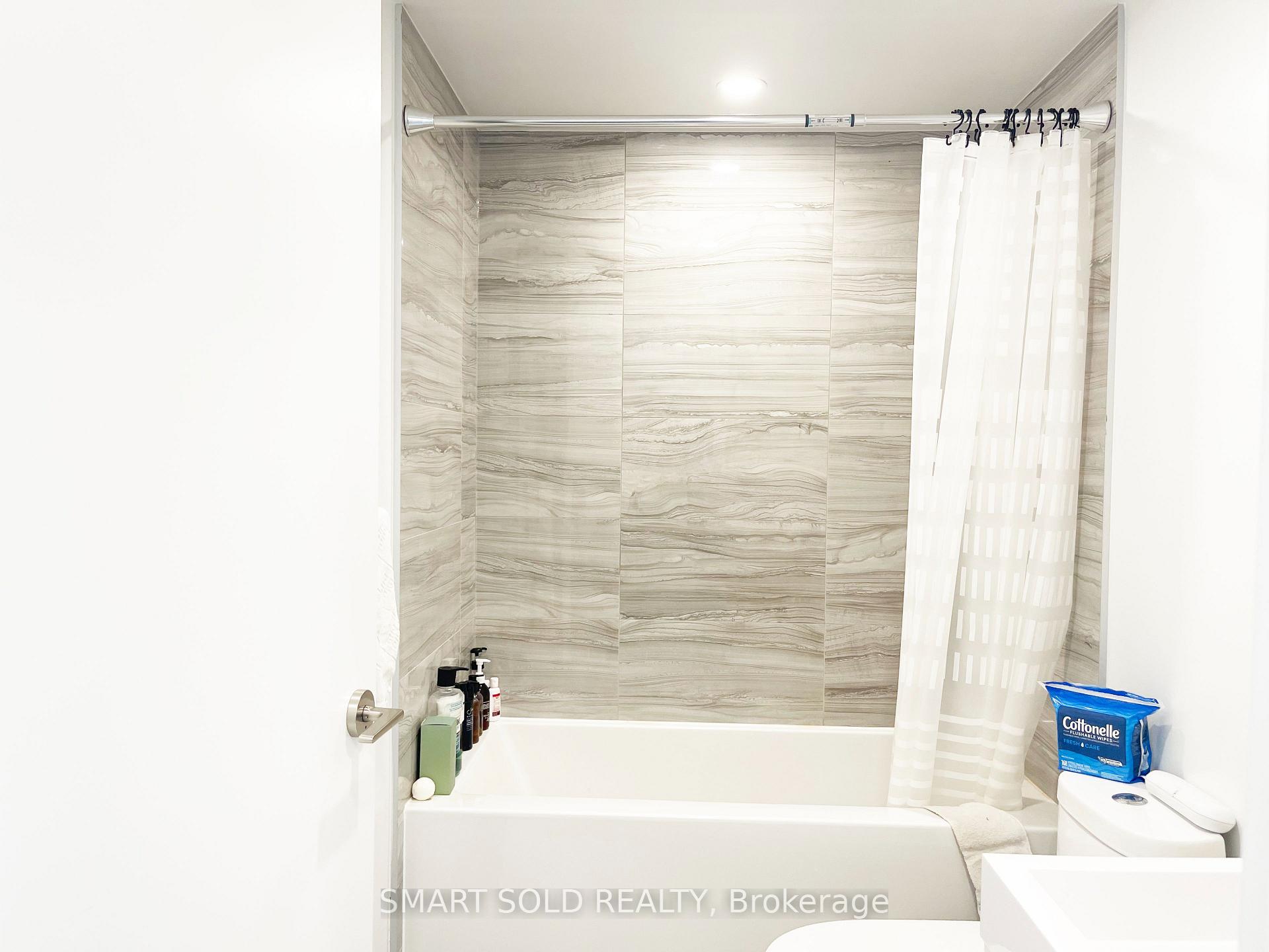 Photo 9 of Unit 3204, 39 Roehampton Avenue, Toronto, Mount Pleasant West — HOMEH