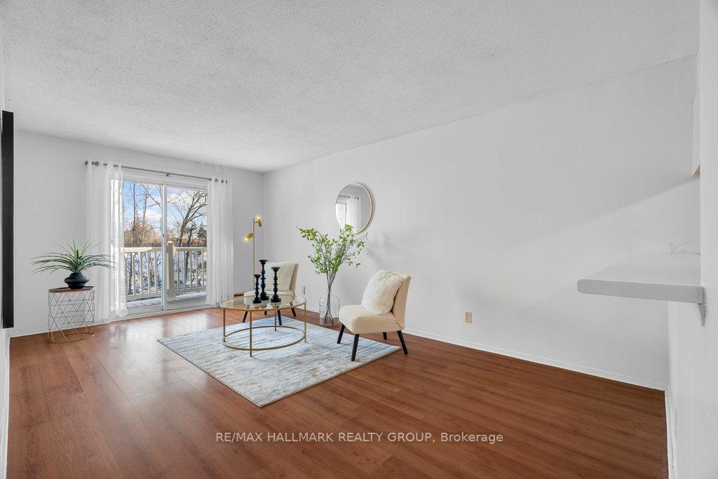 Photo 5 of Unit 208, 1099 Cadboro Road E, Ottawa, Carson Grove — HOMEH