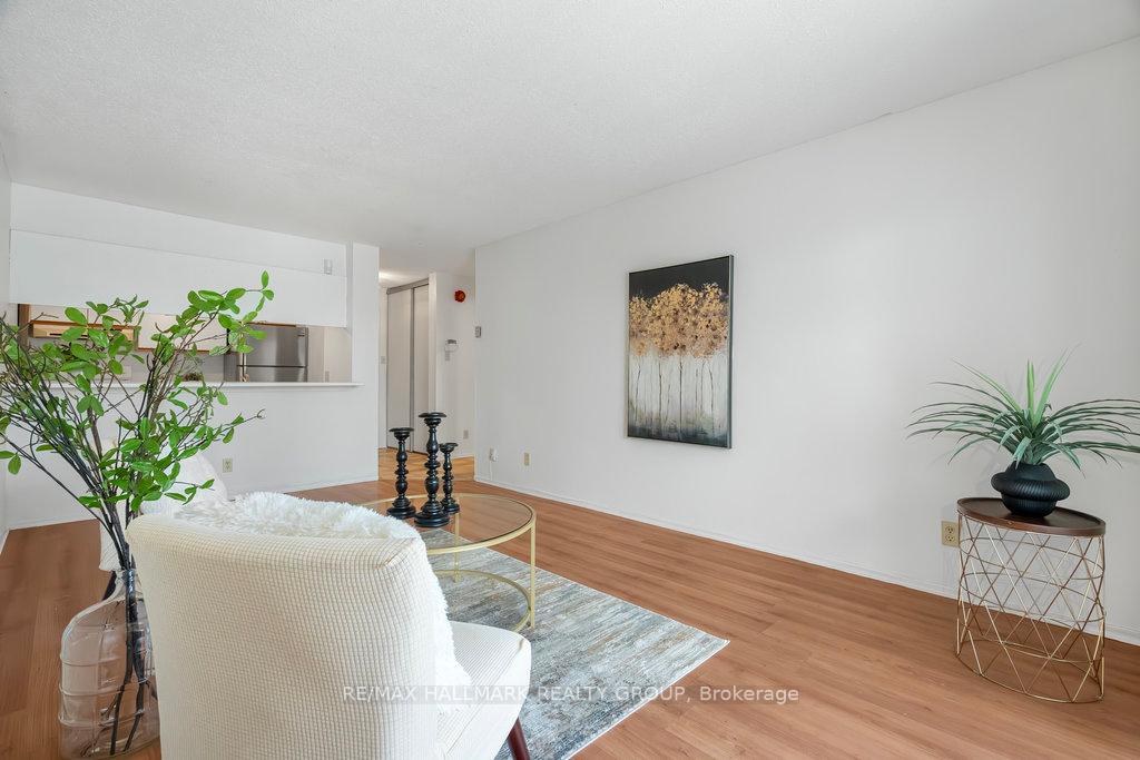 Photo 9 of Unit 208, 1099 Cadboro Road E, Ottawa, Carson Grove — HOMEH