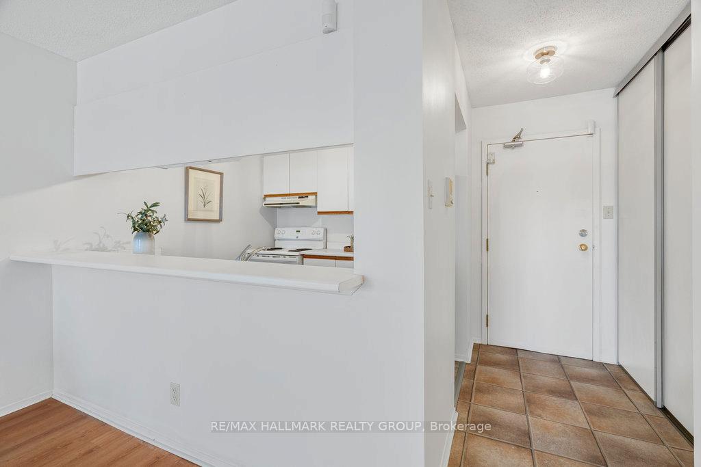 Photo 11 of Unit 208, 1099 Cadboro Road E, Ottawa, Carson Grove — HOMEH