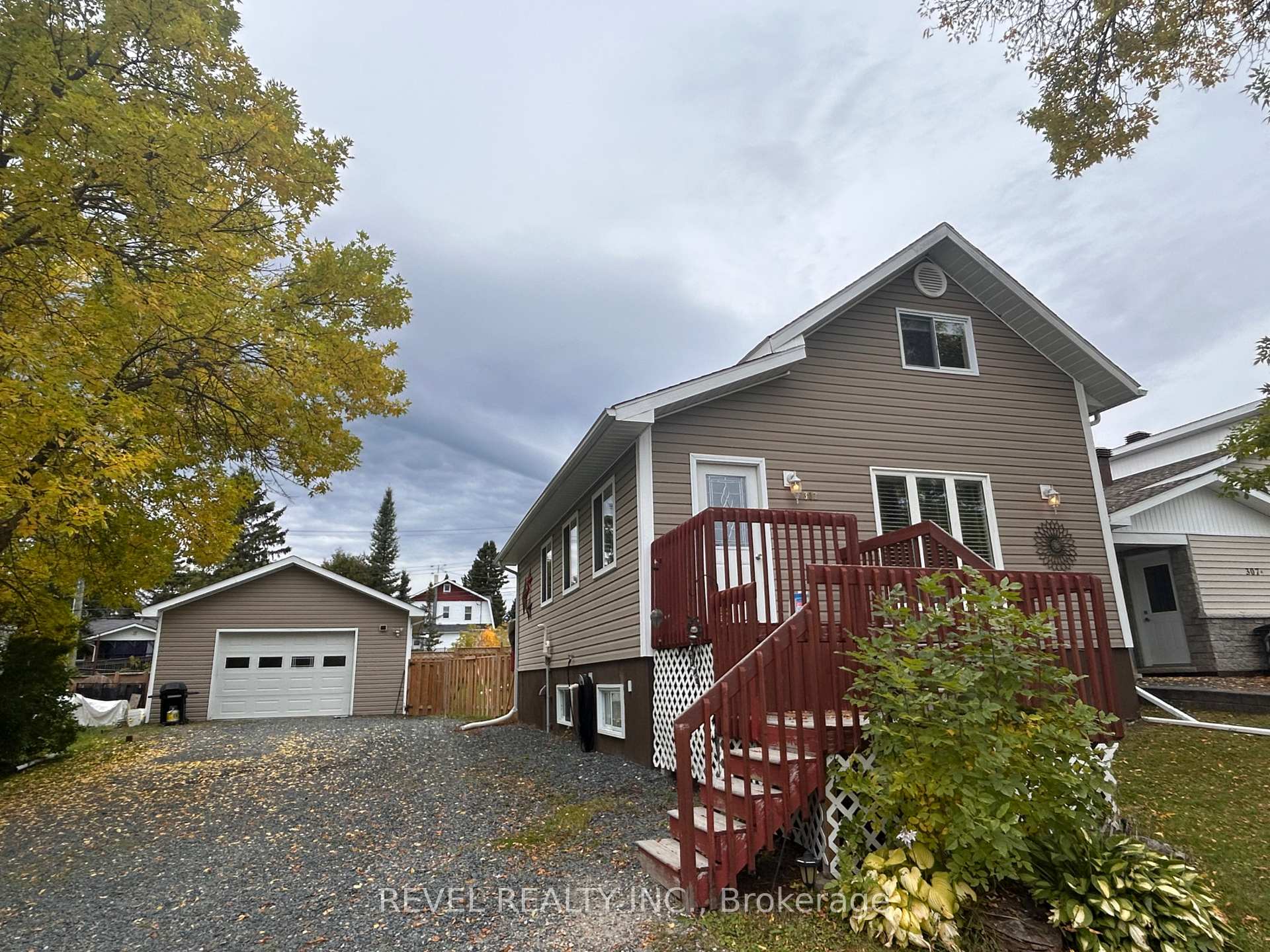 Photo 1 of 303 Fourth Avenue, Cochrane — HOMEH