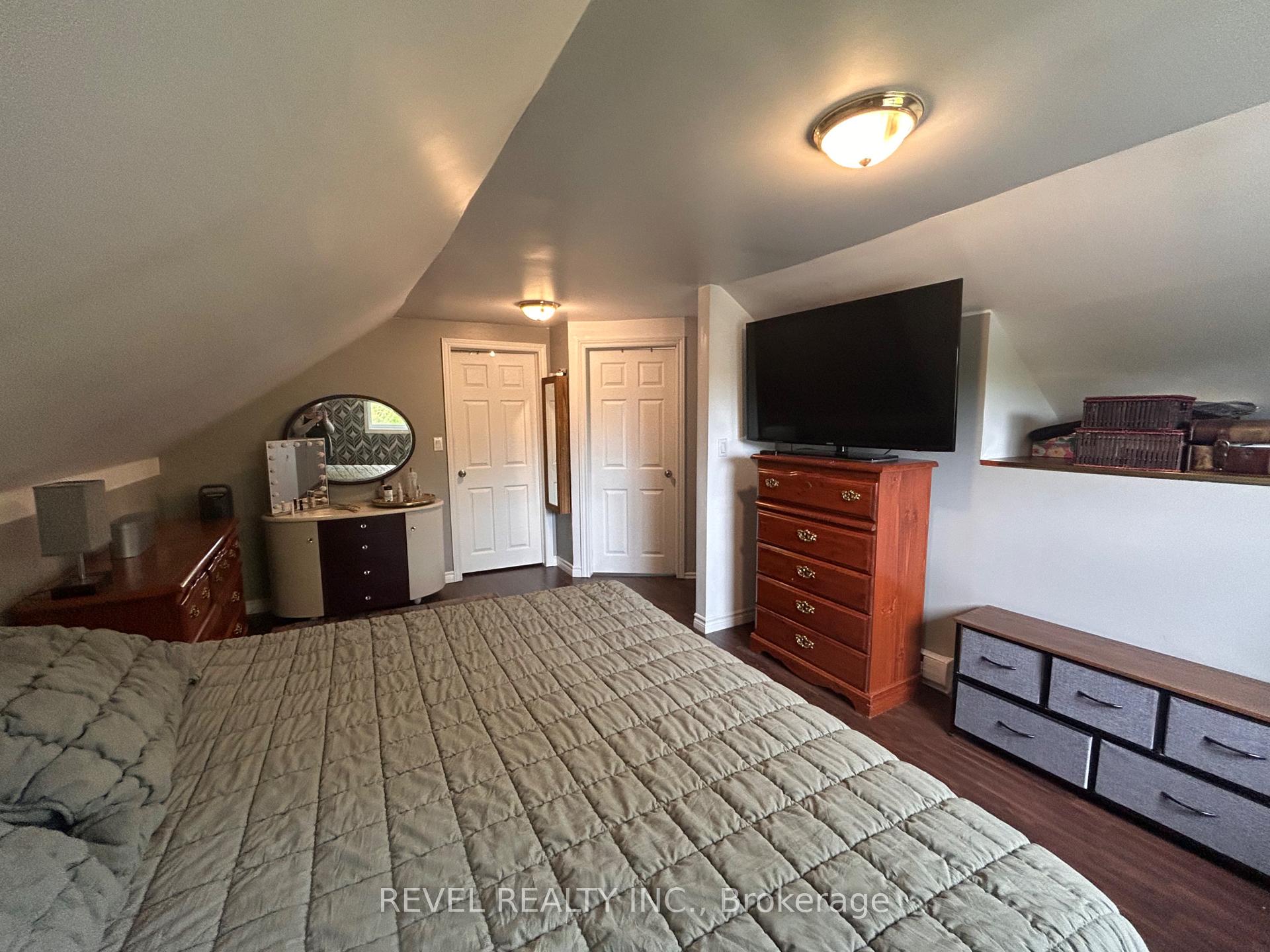 Photo 18 of 303 Fourth Avenue, Cochrane — HOMEH
