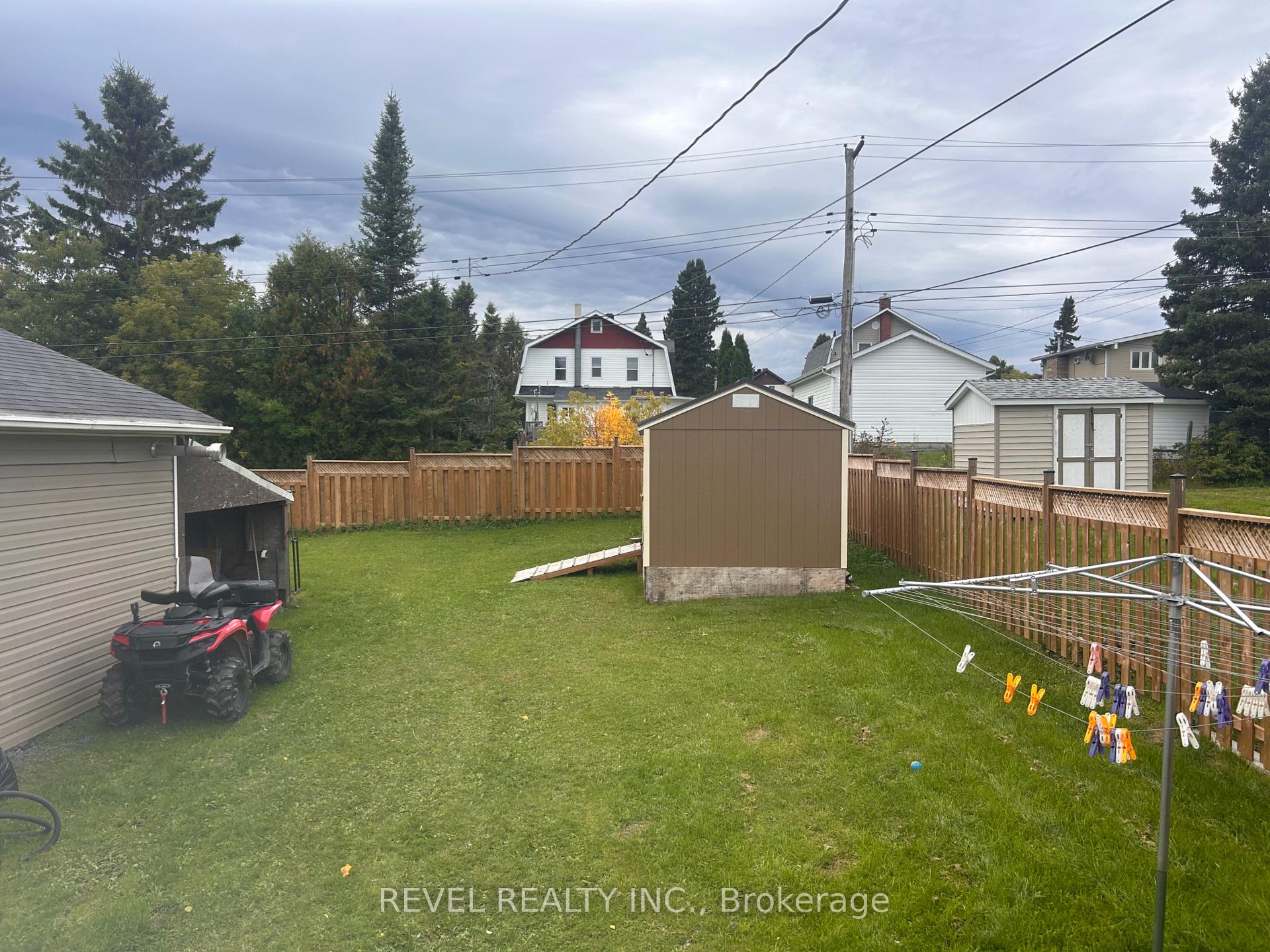 Photo 32 of 303 Fourth Avenue, Cochrane — HOMEH