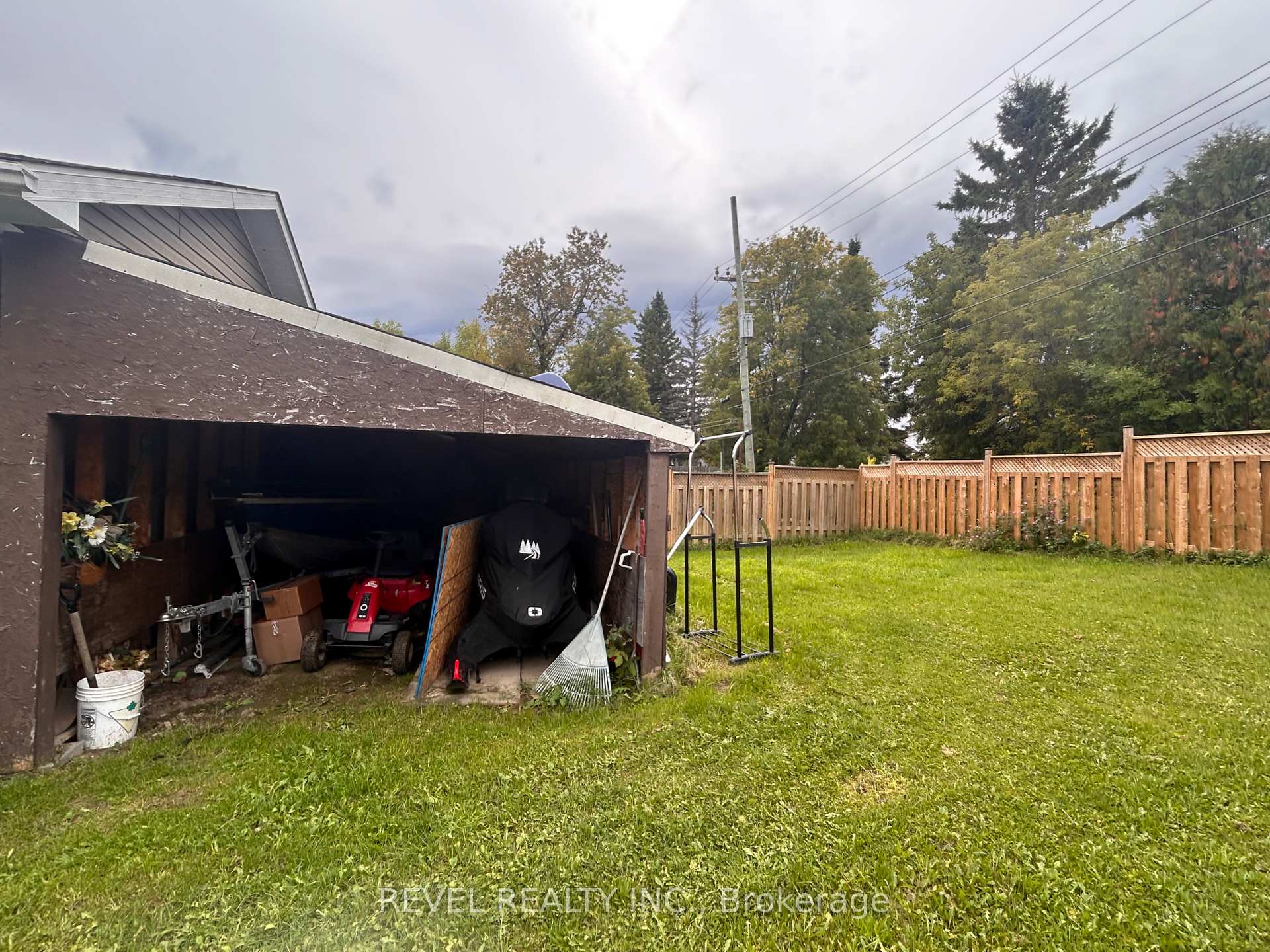 Photo 36 of 303 Fourth Avenue, Cochrane — HOMEH