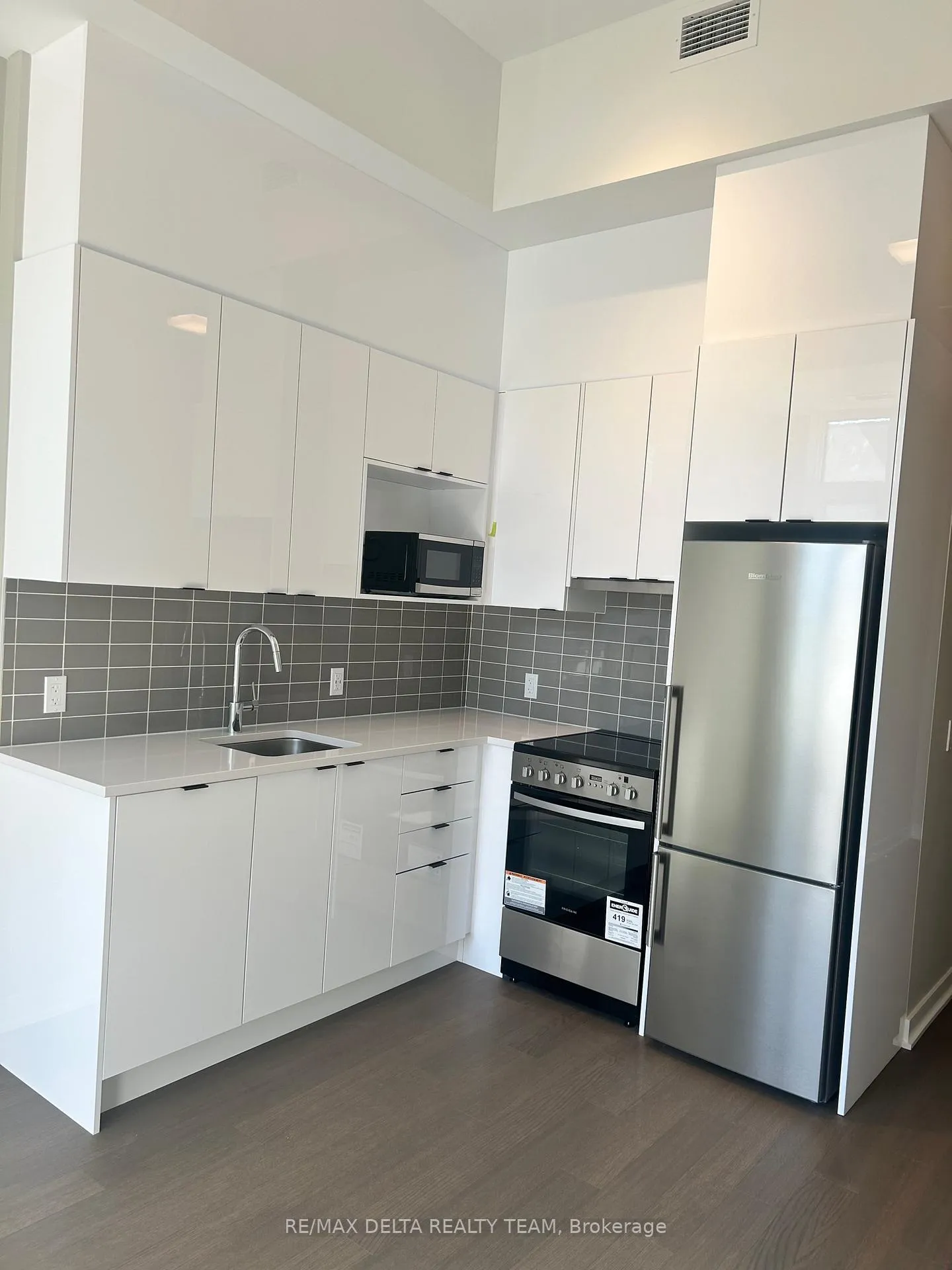 Photo 9 of Unit 106, 360 Deschatelets Avenue, Ottawa, Ottawa East — HOMEH