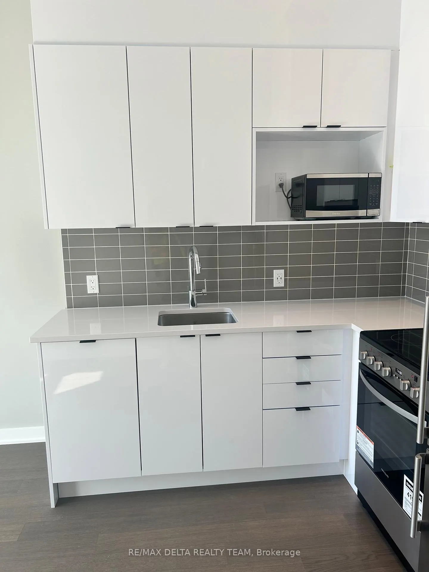 Photo 12 of Unit 106, 360 Deschatelets Avenue, Ottawa, Ottawa East — HOMEH