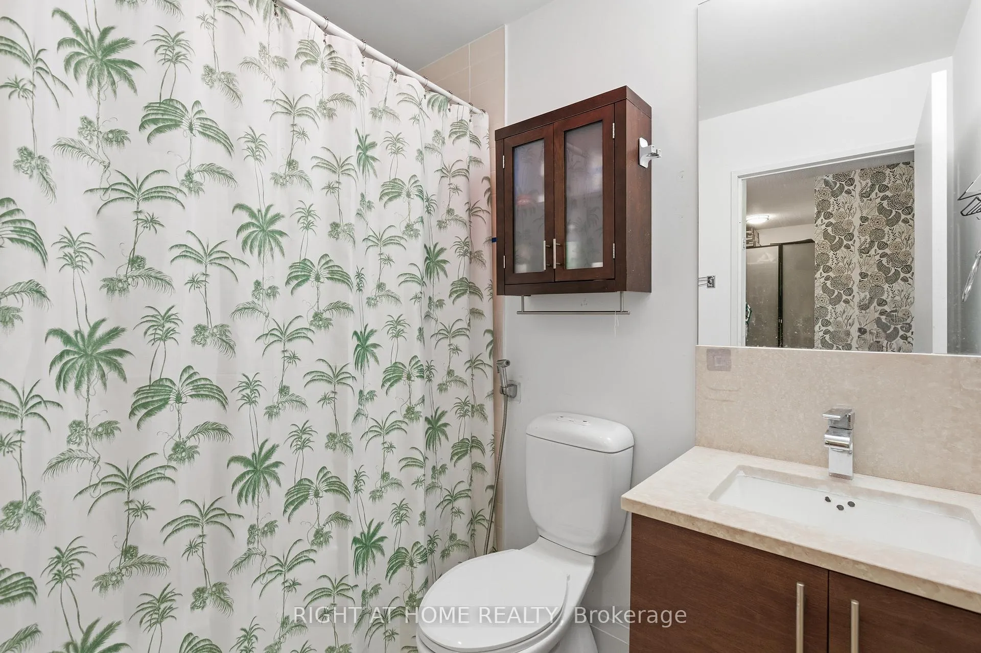 Photo 10 of Unit 511, 83 Redpath Avenue, Toronto, Mount Pleasant East — HOMEH