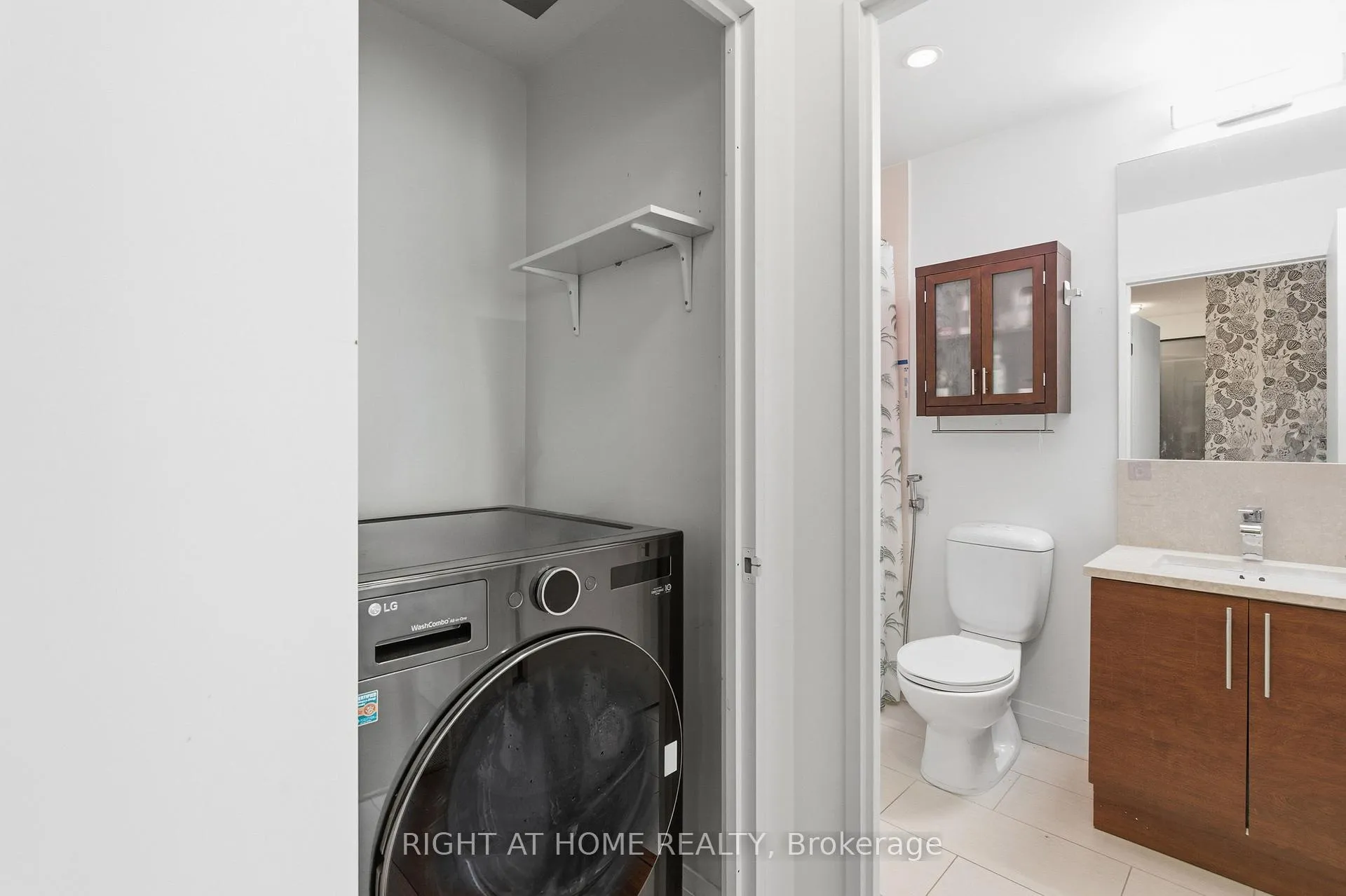 Photo 11 of Unit 511, 83 Redpath Avenue, Toronto, Mount Pleasant East — HOMEH