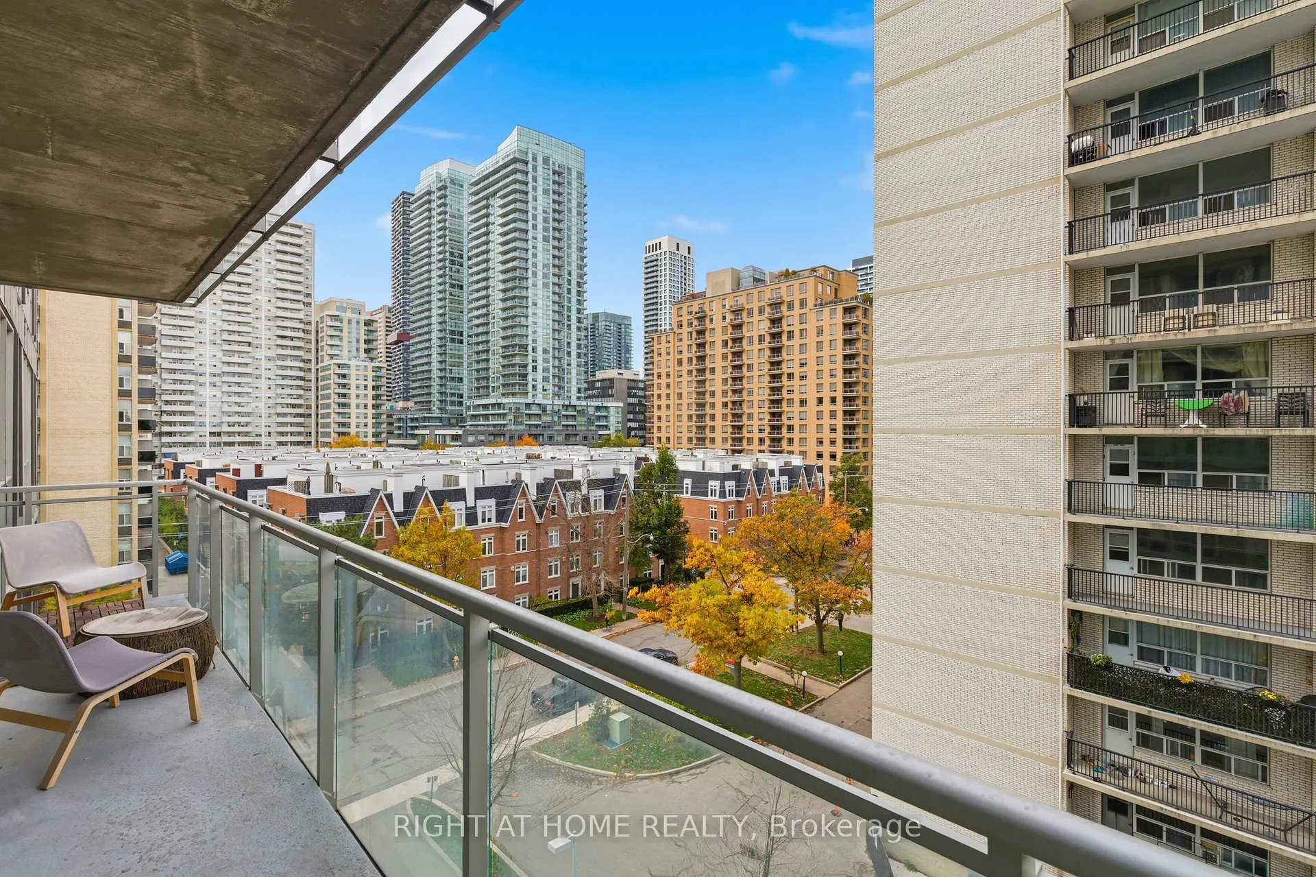 Photo 13 of Unit 511, 83 Redpath Avenue, Toronto, Mount Pleasant East — HOMEH