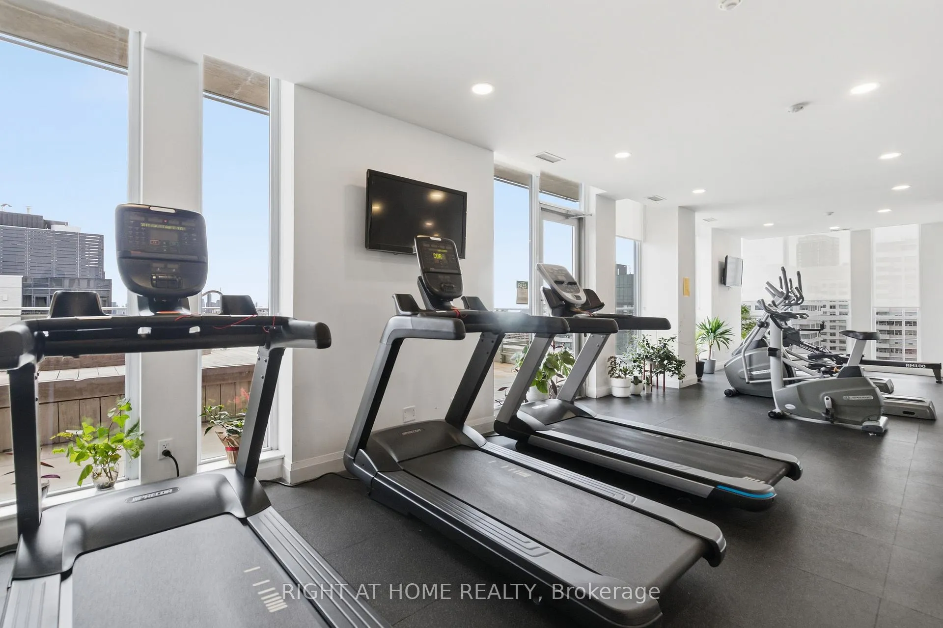 Photo 21 of Unit 511, 83 Redpath Avenue, Toronto, Mount Pleasant East — HOMEH