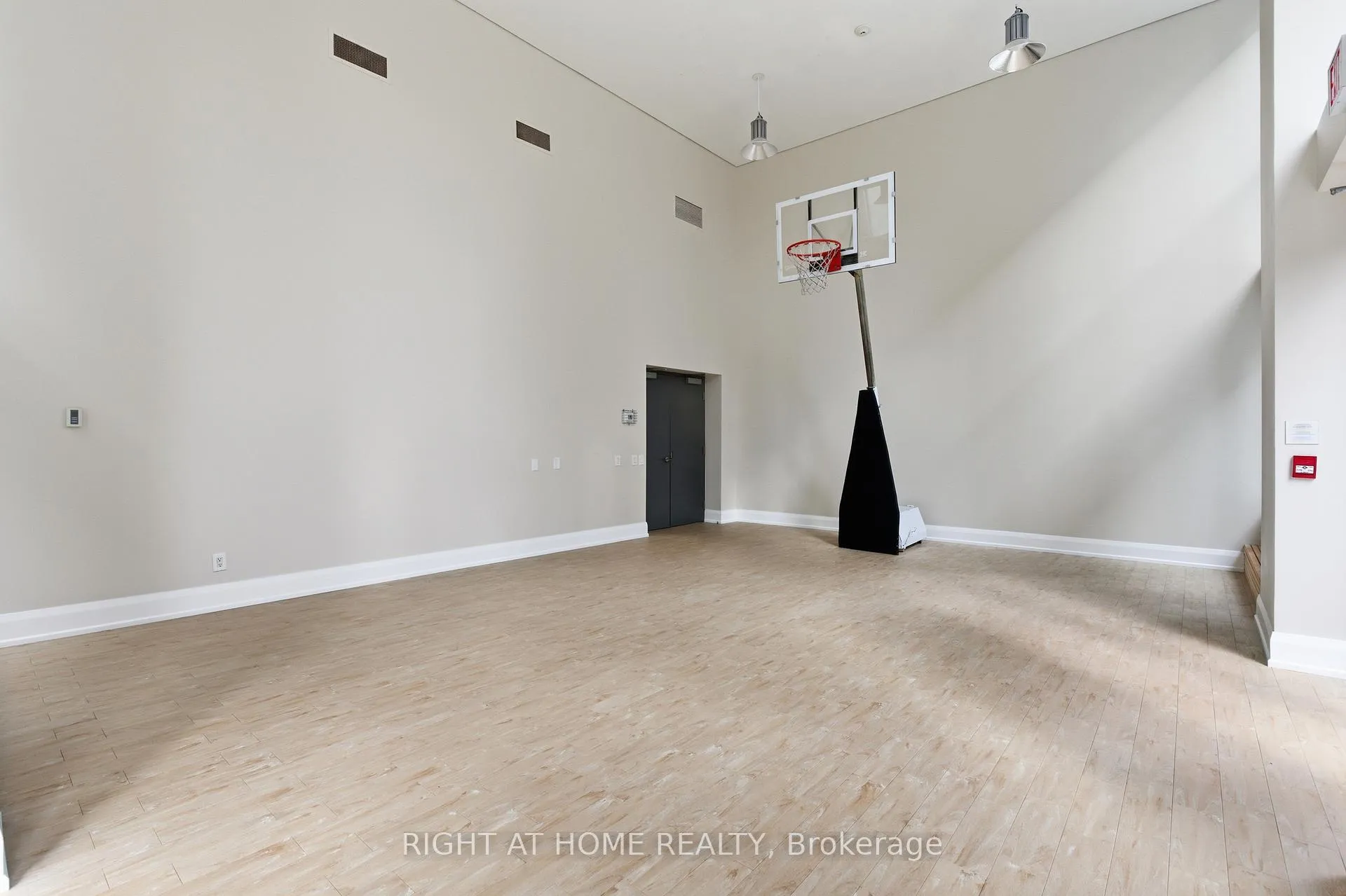 Photo 23 of Unit 511, 83 Redpath Avenue, Toronto, Mount Pleasant East — HOMEH