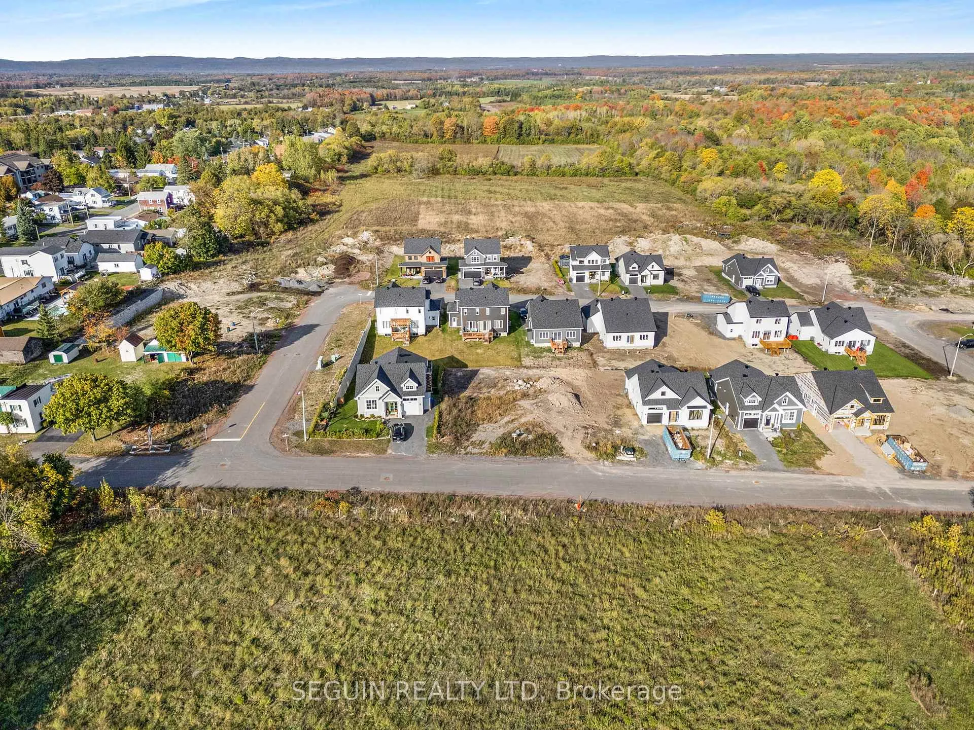 Photo 3 of 195 Higginson Street, Champlain, Vankleek Hill — HOMEH