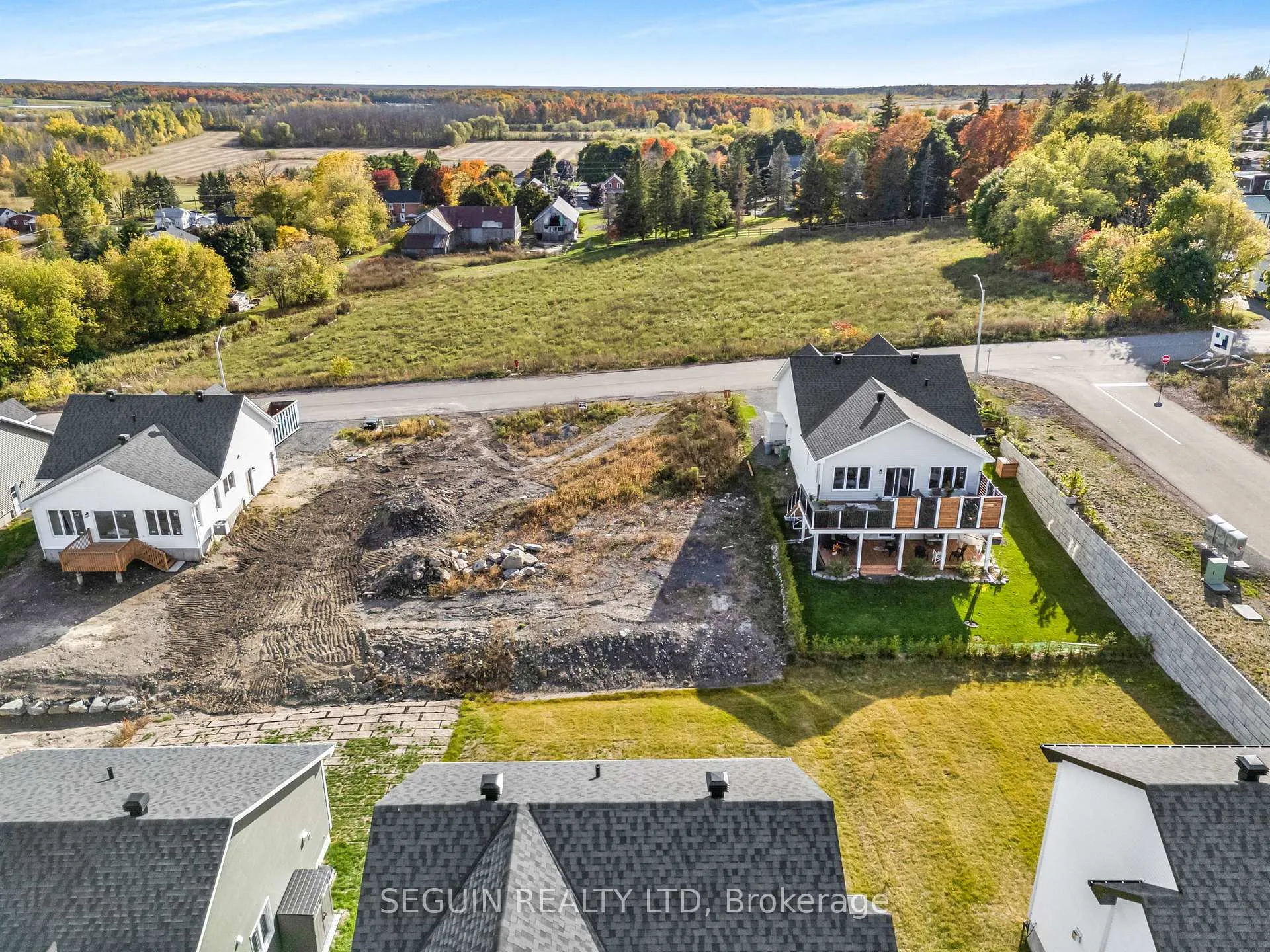 Photo 5 of 195 Higginson Street, Champlain, Vankleek Hill — HOMEH