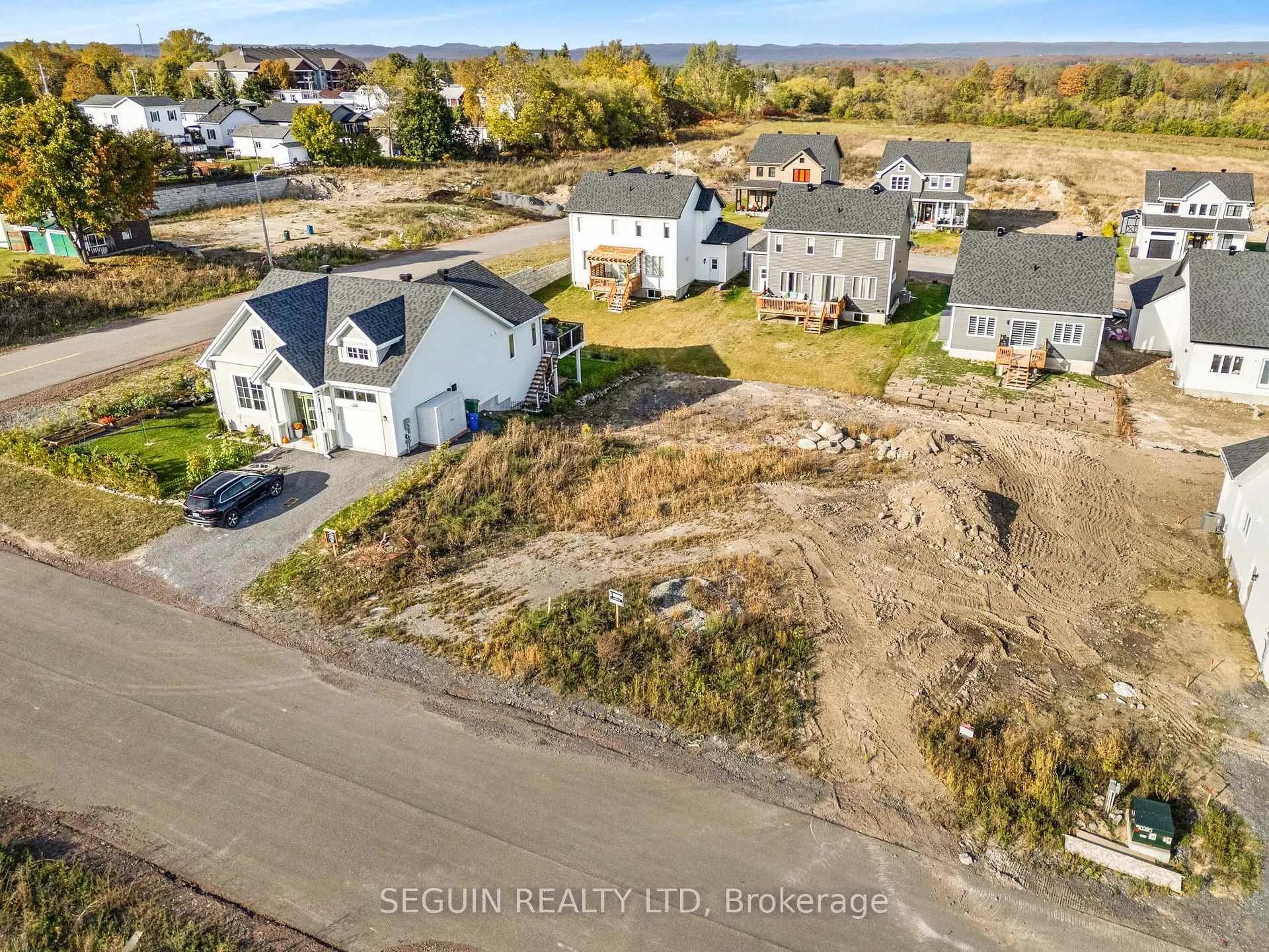 Photo 10 of 195 Higginson Street, Champlain, Vankleek Hill — HOMEH