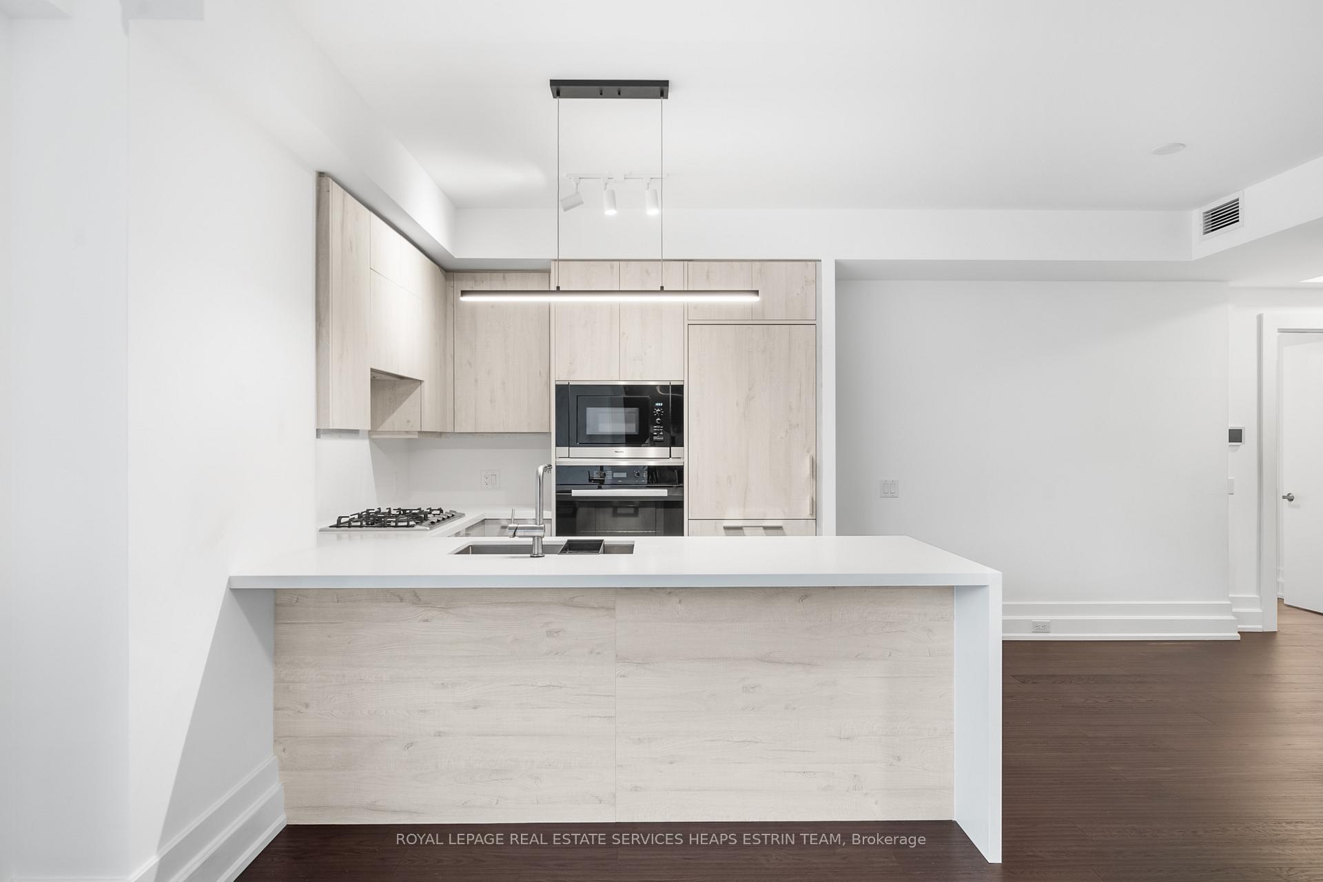 Photo 11 of Unit 305, 3 Southvale Drive, Toronto, Leaside — HOMEH