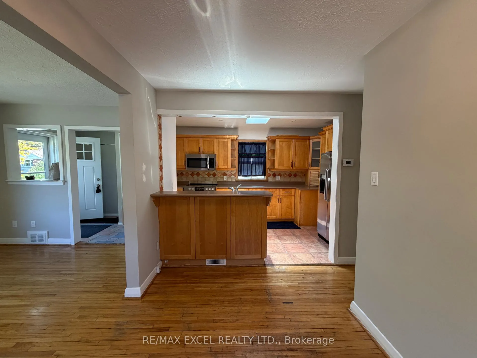 Photo 6 of 2 Rufford Road, Etobicoke, Alderwood — HOMEH