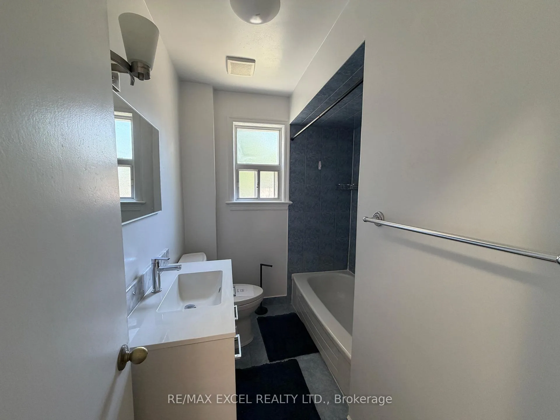 Photo 13 of 2 Rufford Road, Etobicoke, Alderwood — HOMEH