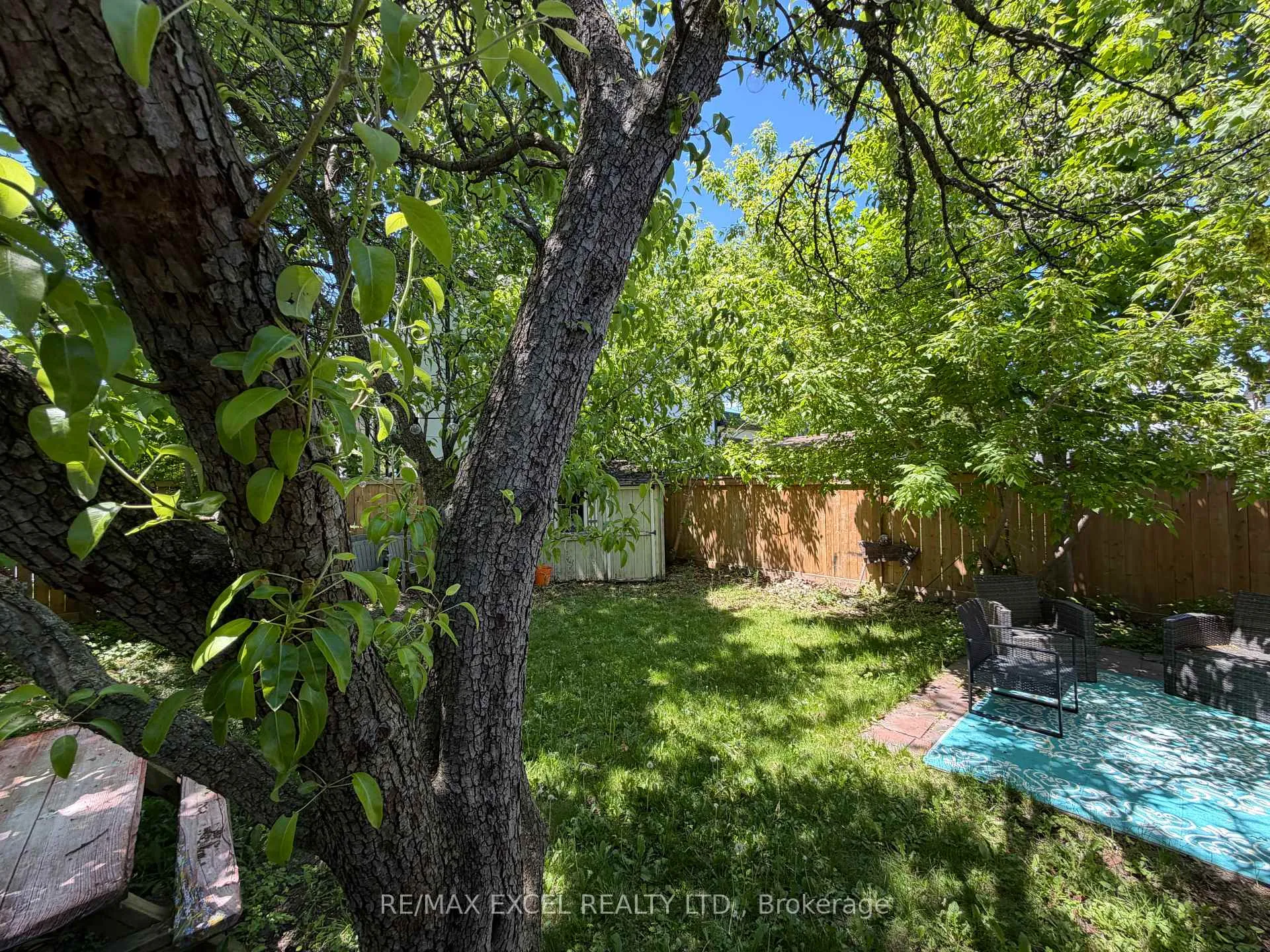 Photo 17 of 2 Rufford Road, Etobicoke, Alderwood — HOMEH