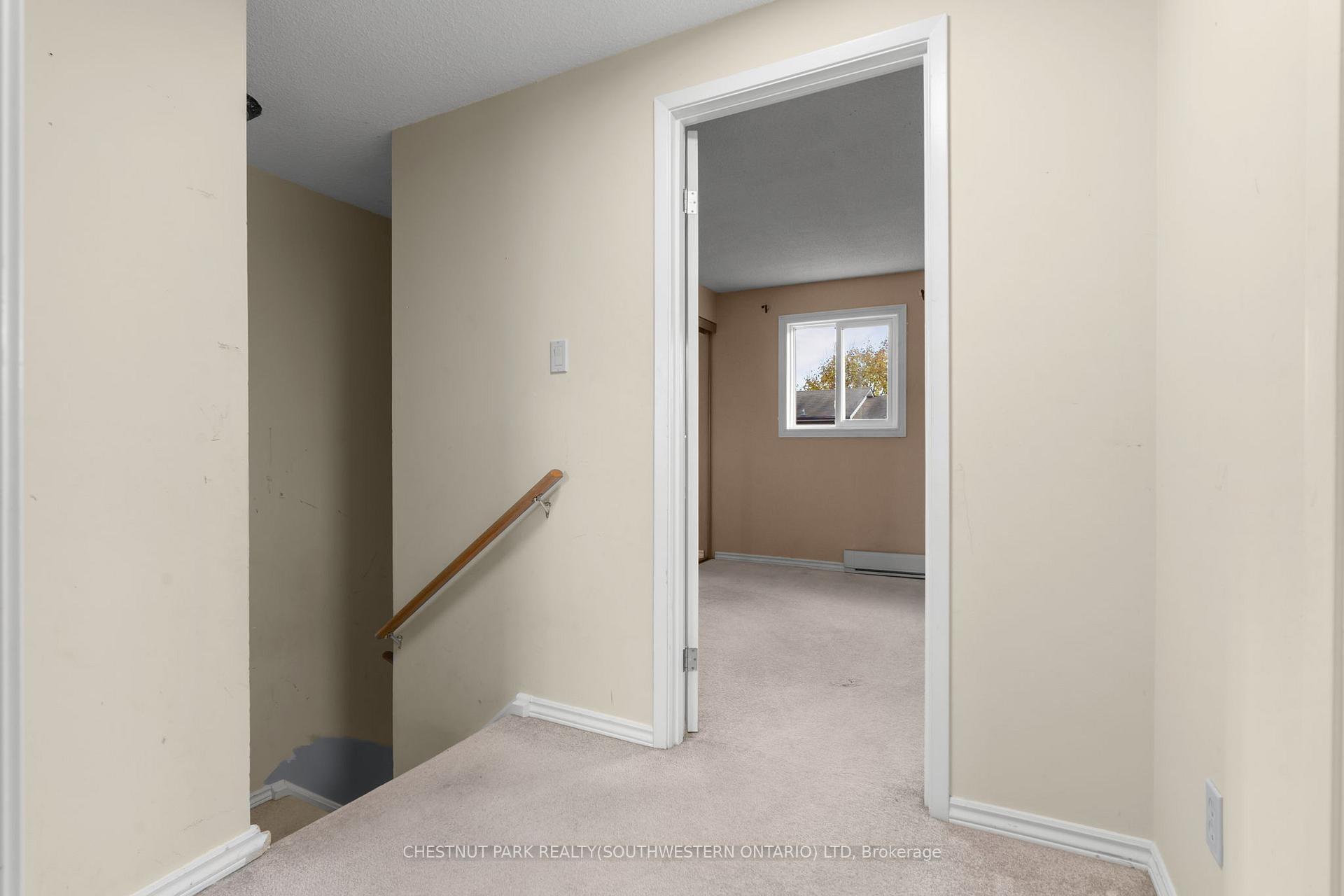 Photo 15 of 11 Parker Crescent, Ajax, South East — HOMEH