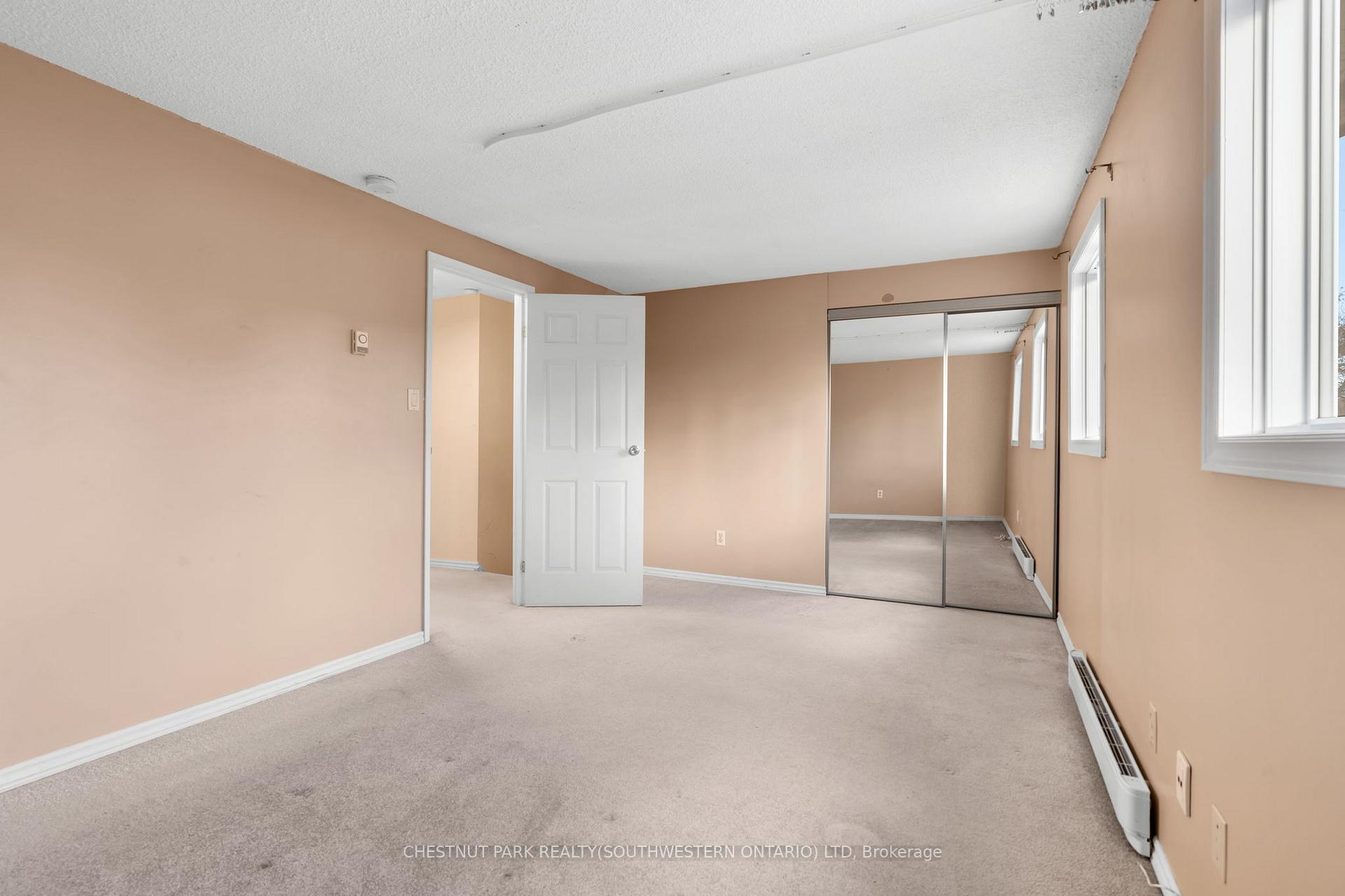Photo 16 of 11 Parker Crescent, Ajax, South East — HOMEH