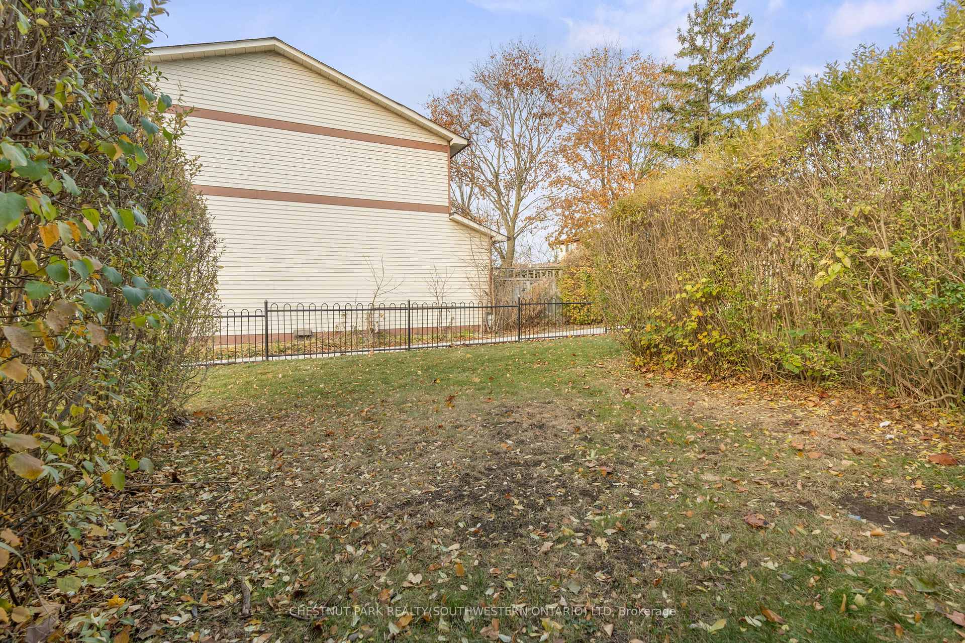 Photo 34 of 11 Parker Crescent, Ajax, South East — HOMEH