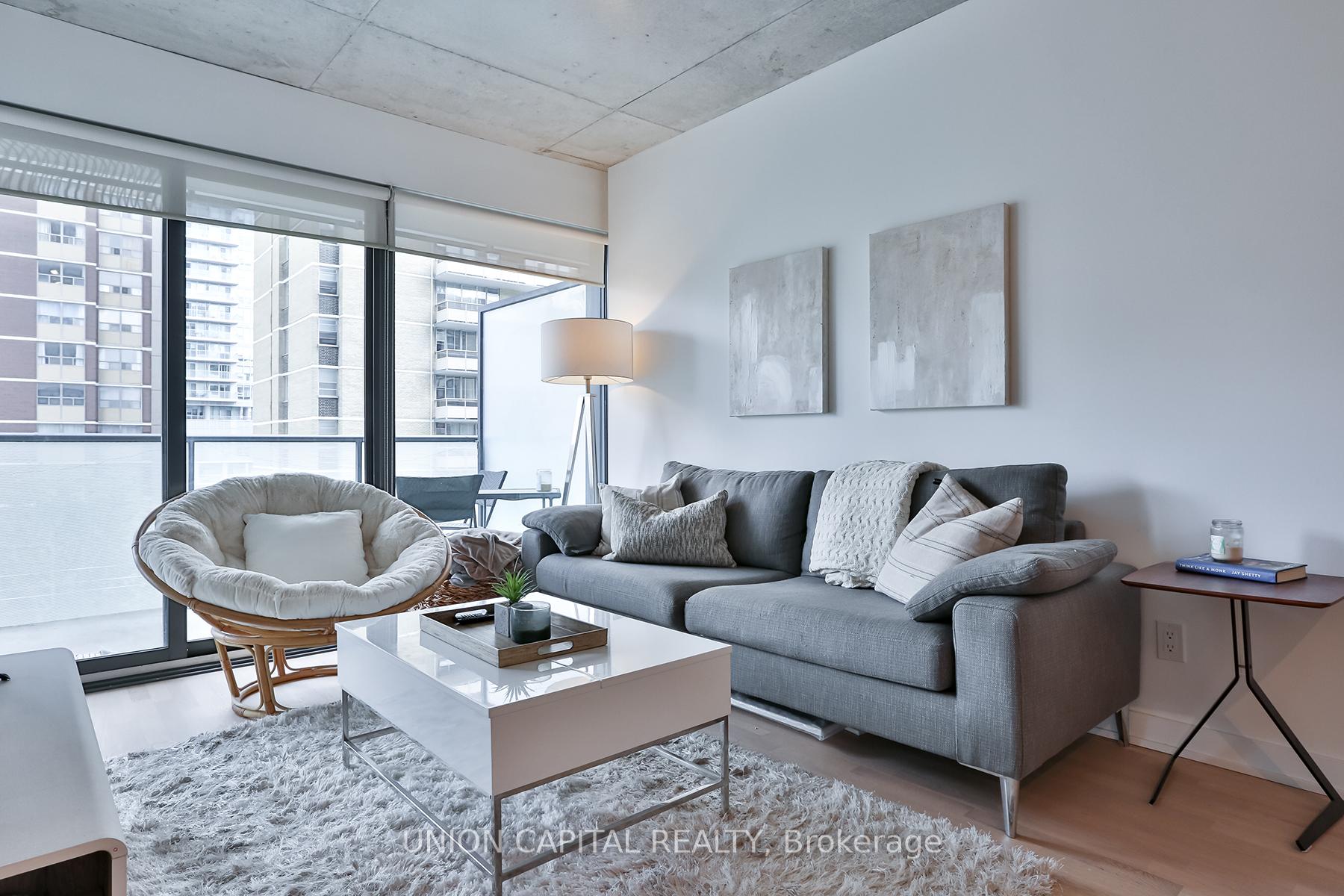 Photo 3 of Unit 406, 185 Roehampton Avenue, Toronto, Mount Pleasant East — HOMEH