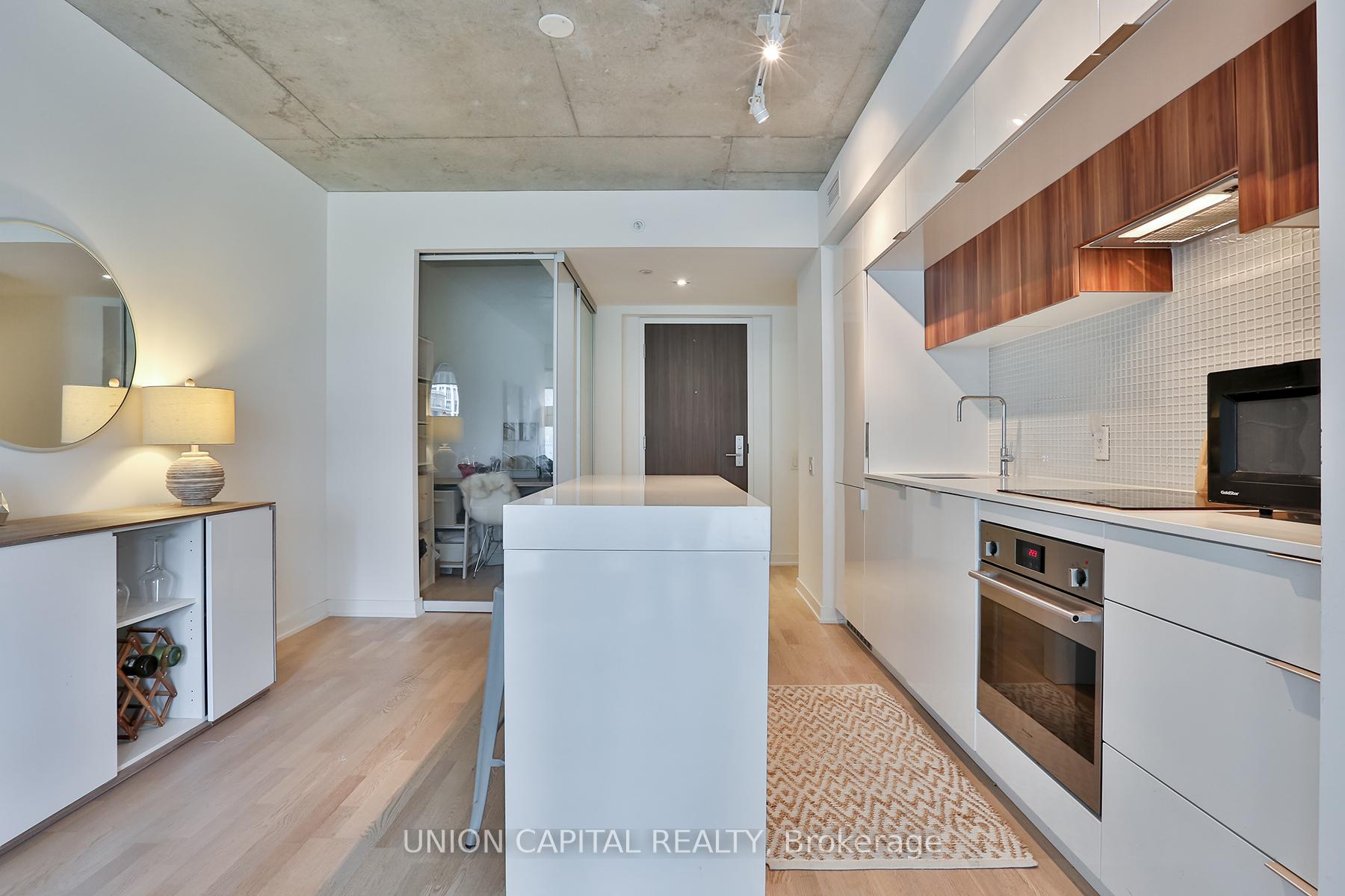 Photo 13 of Unit 406, 185 Roehampton Avenue, Toronto, Mount Pleasant East — HOMEH