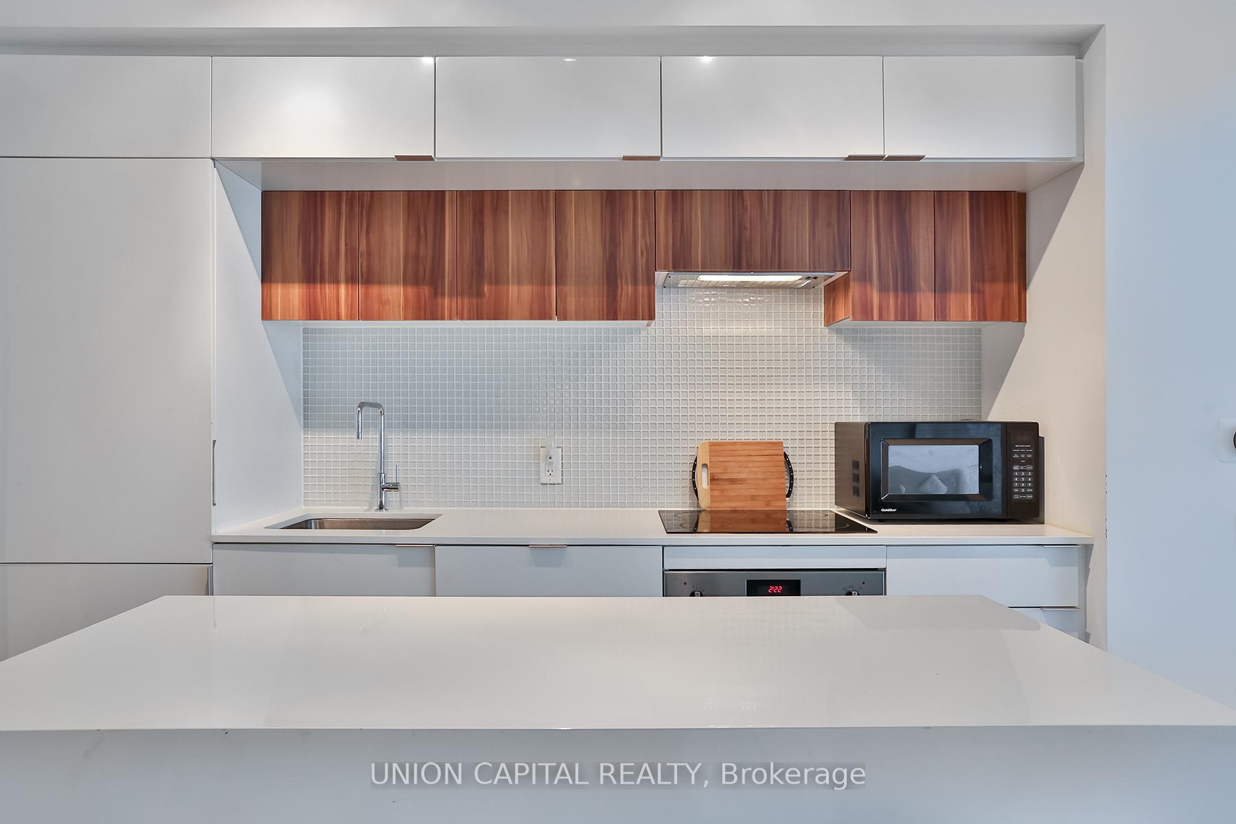 Photo 14 of Unit 406, 185 Roehampton Avenue, Toronto, Mount Pleasant East — HOMEH