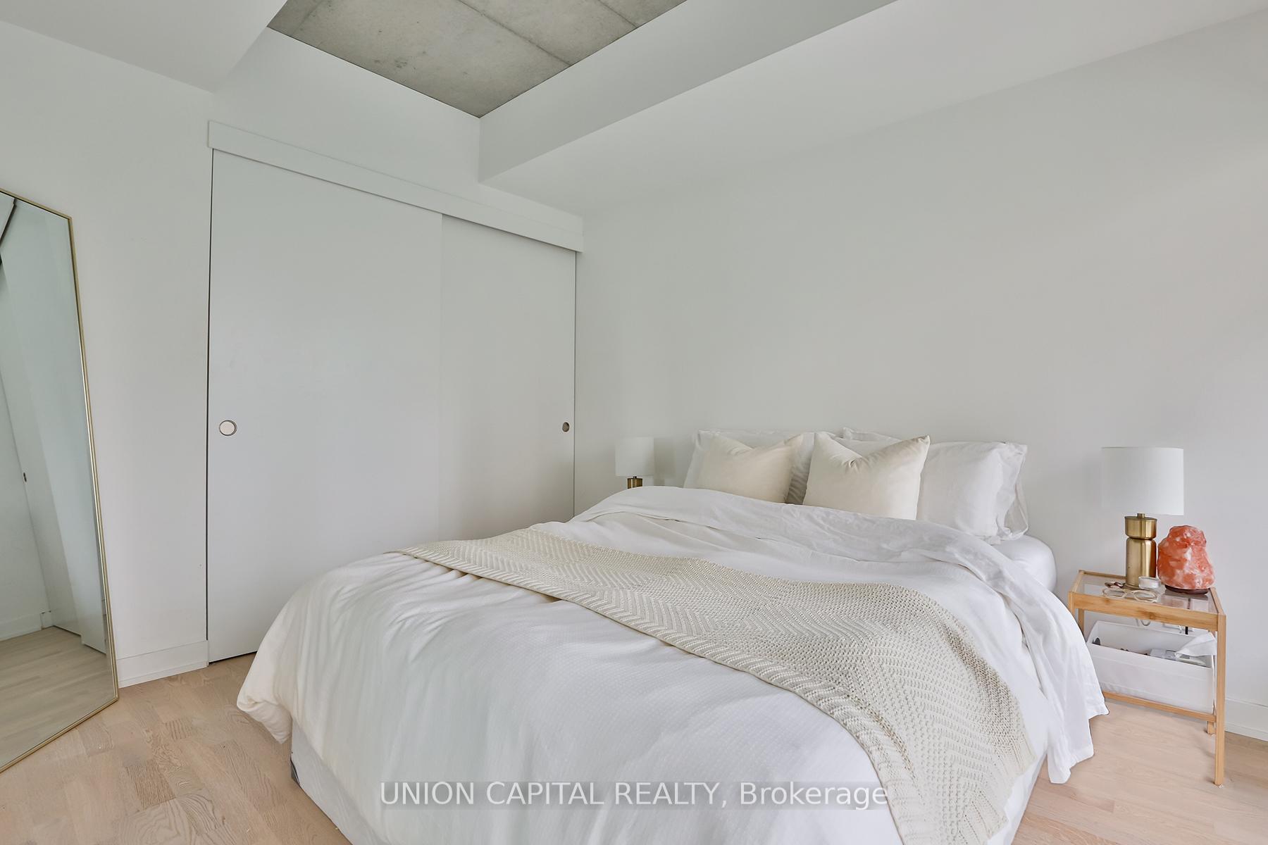 Photo 12 of Unit 406, 185 Roehampton Avenue, Toronto, Mount Pleasant East — HOMEH