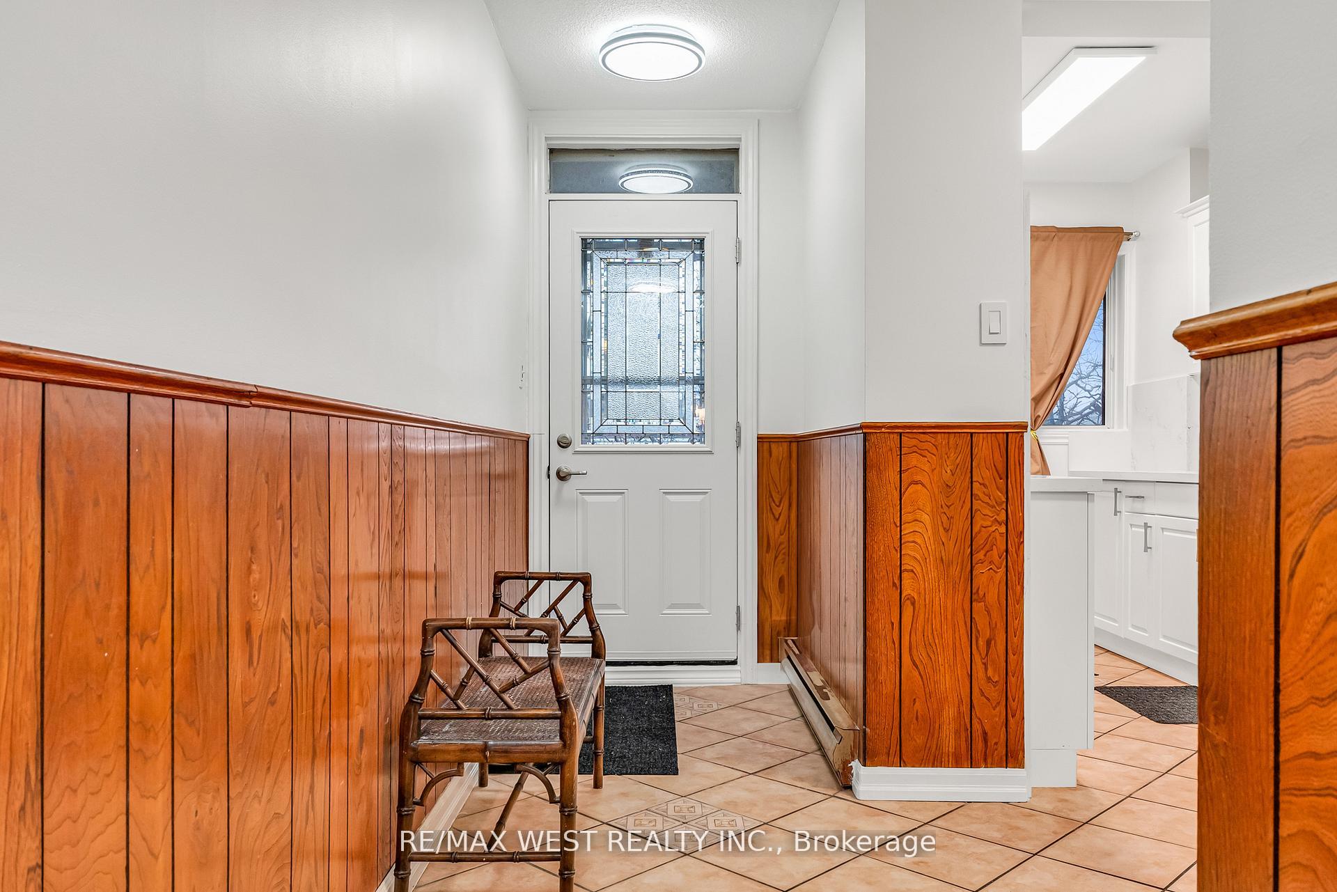Photo 5 of Unit 305, 155 Leeward Glenway, Toronto, Flemingdon Park — HOMEH