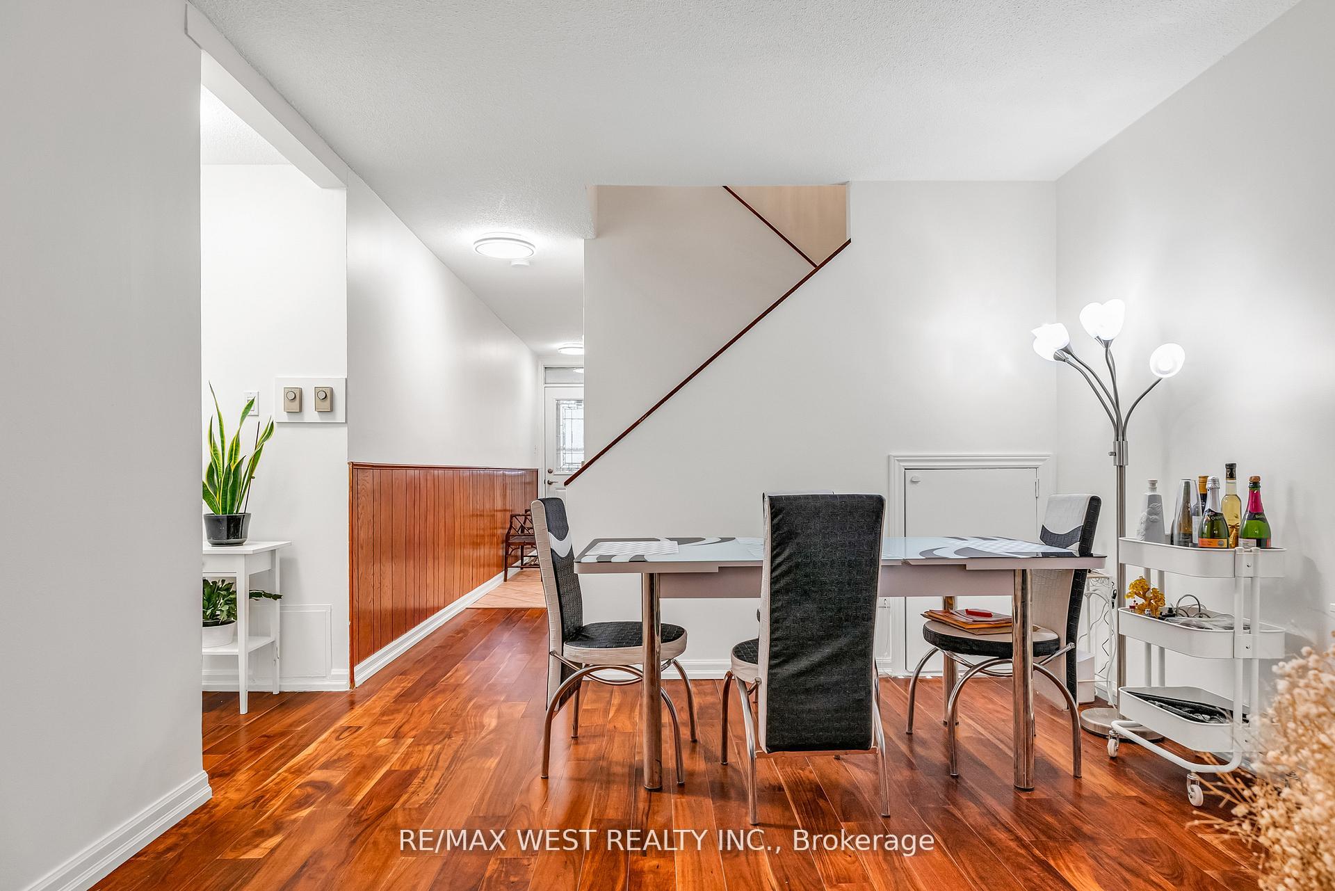Photo 11 of Unit 305, 155 Leeward Glenway, Toronto, Flemingdon Park — HOMEH