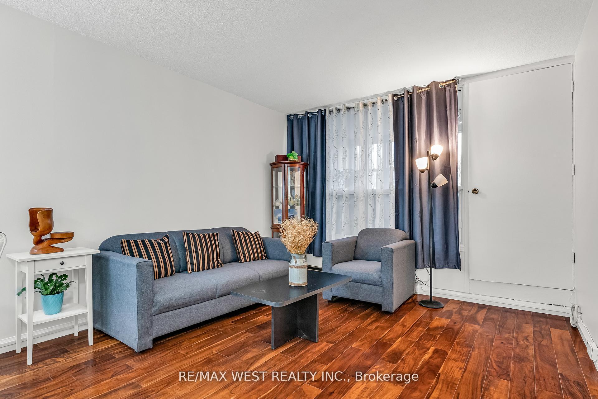 Photo 12 of Unit 305, 155 Leeward Glenway, Toronto, Flemingdon Park — HOMEH