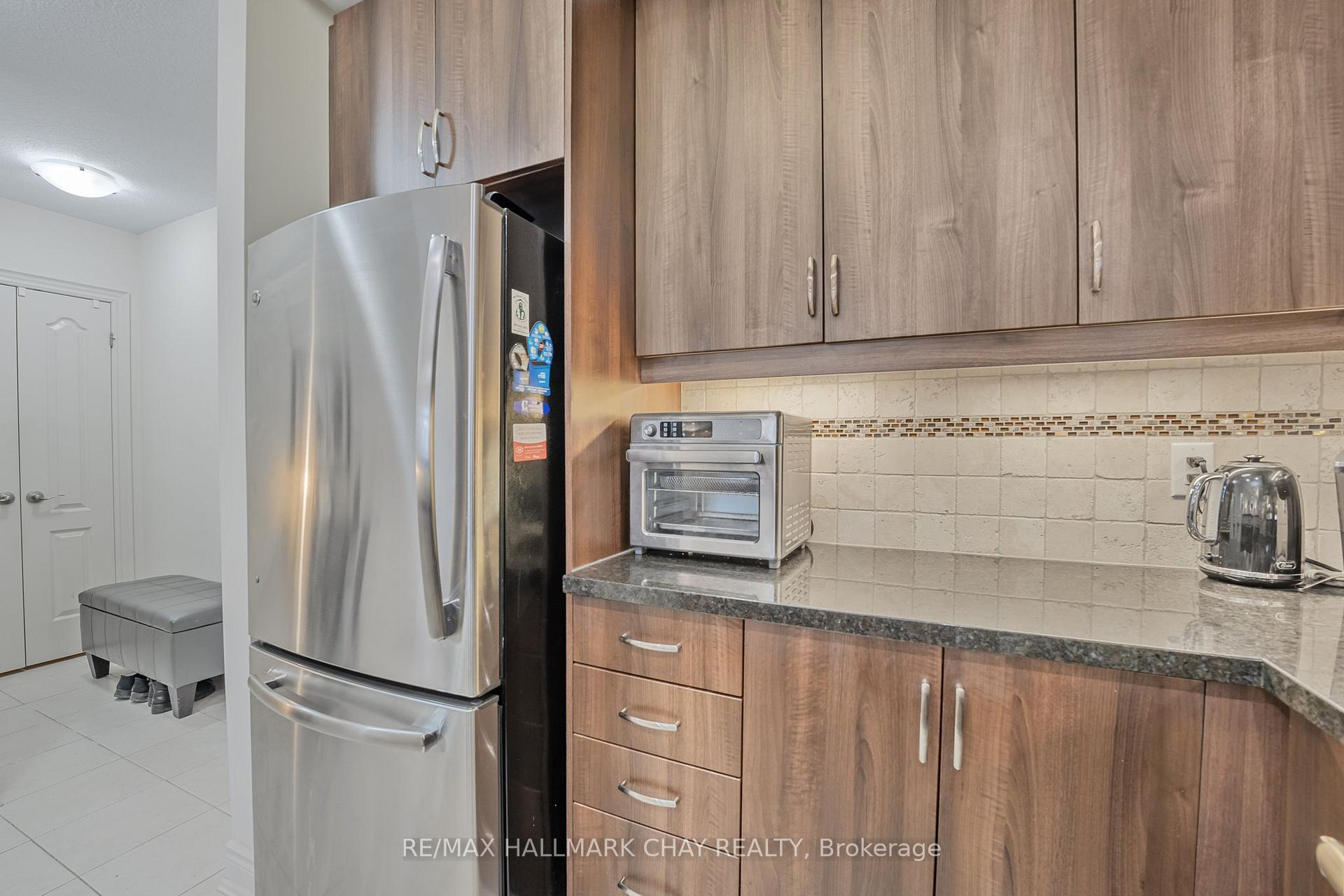 Photo 10 of Unit 103, 2 Briar Hill Heights, New Tecumseth, Rural New Tecumseth — HOMEH